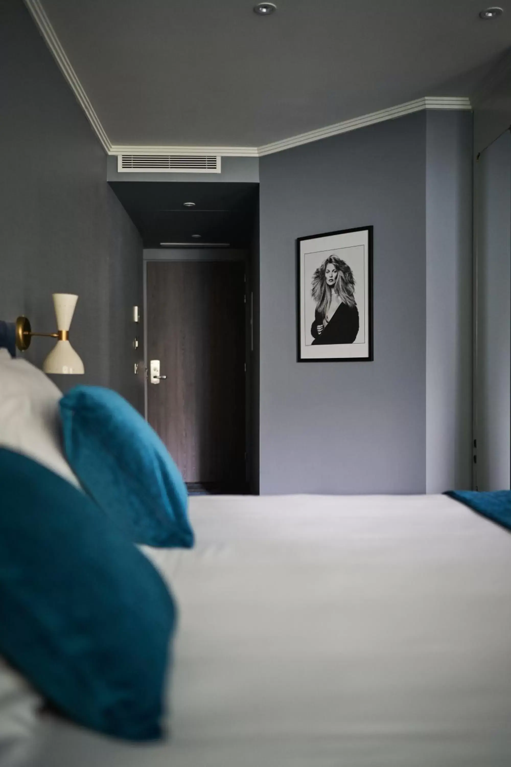 Bedroom, Bed in Juliana Hotel Cannes