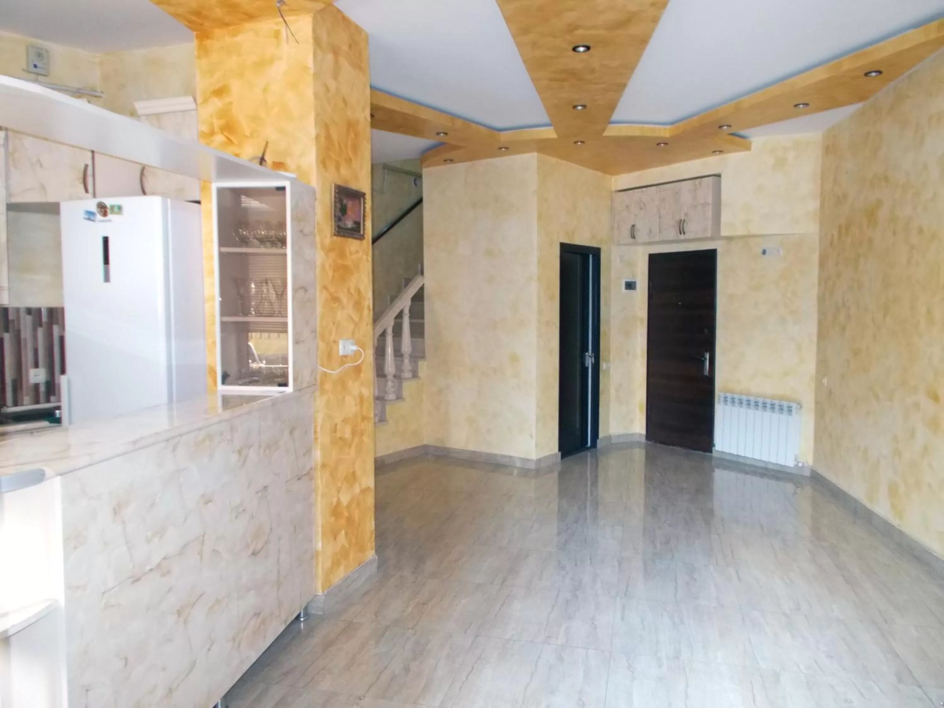 Coffee/tea facilities in Manand Hotel