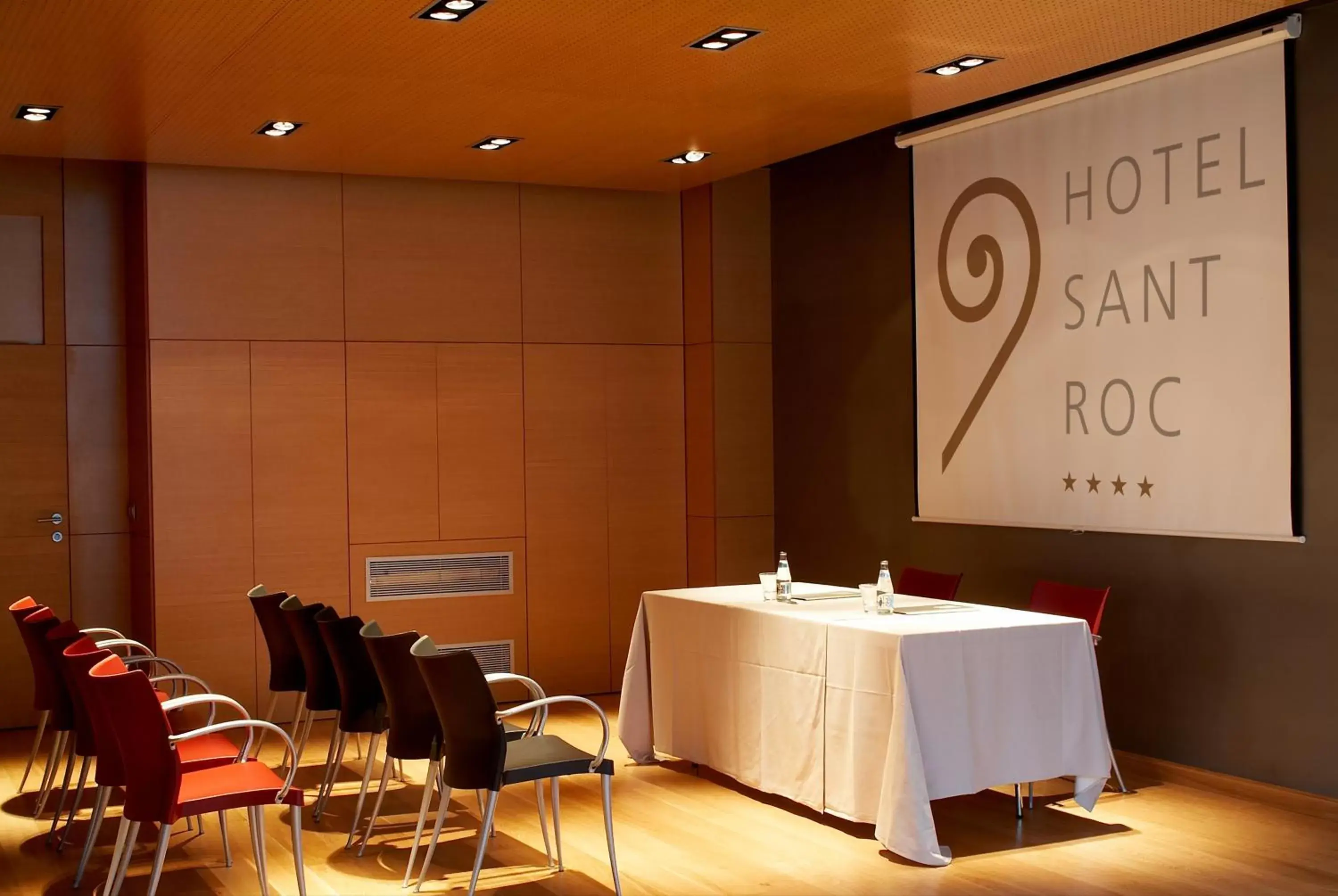 Business facilities, Restaurant/Places to Eat in Hotel Sant Roc