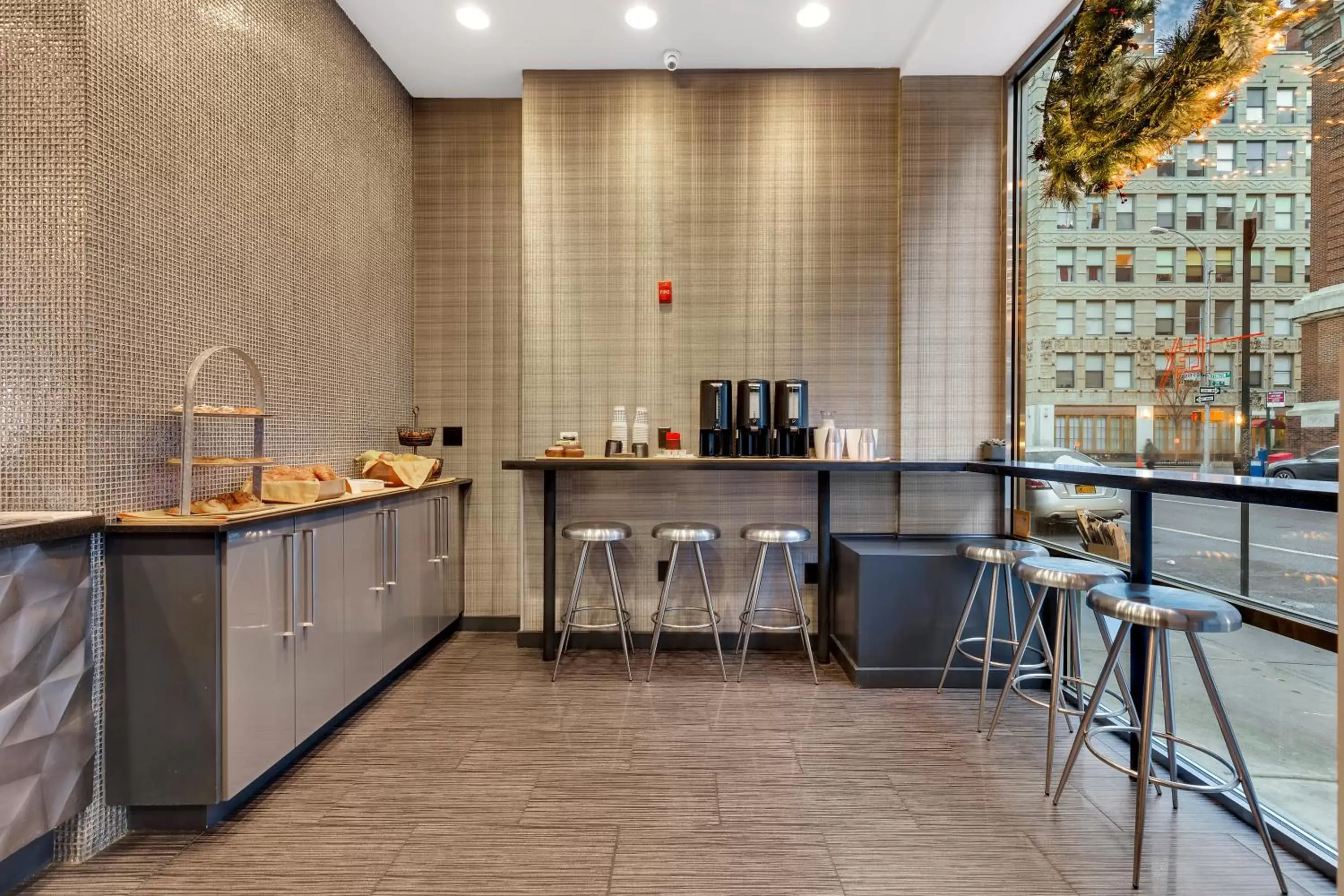 Coffee/tea facilities, Kitchen/Kitchenette in Lex Hotel NYC