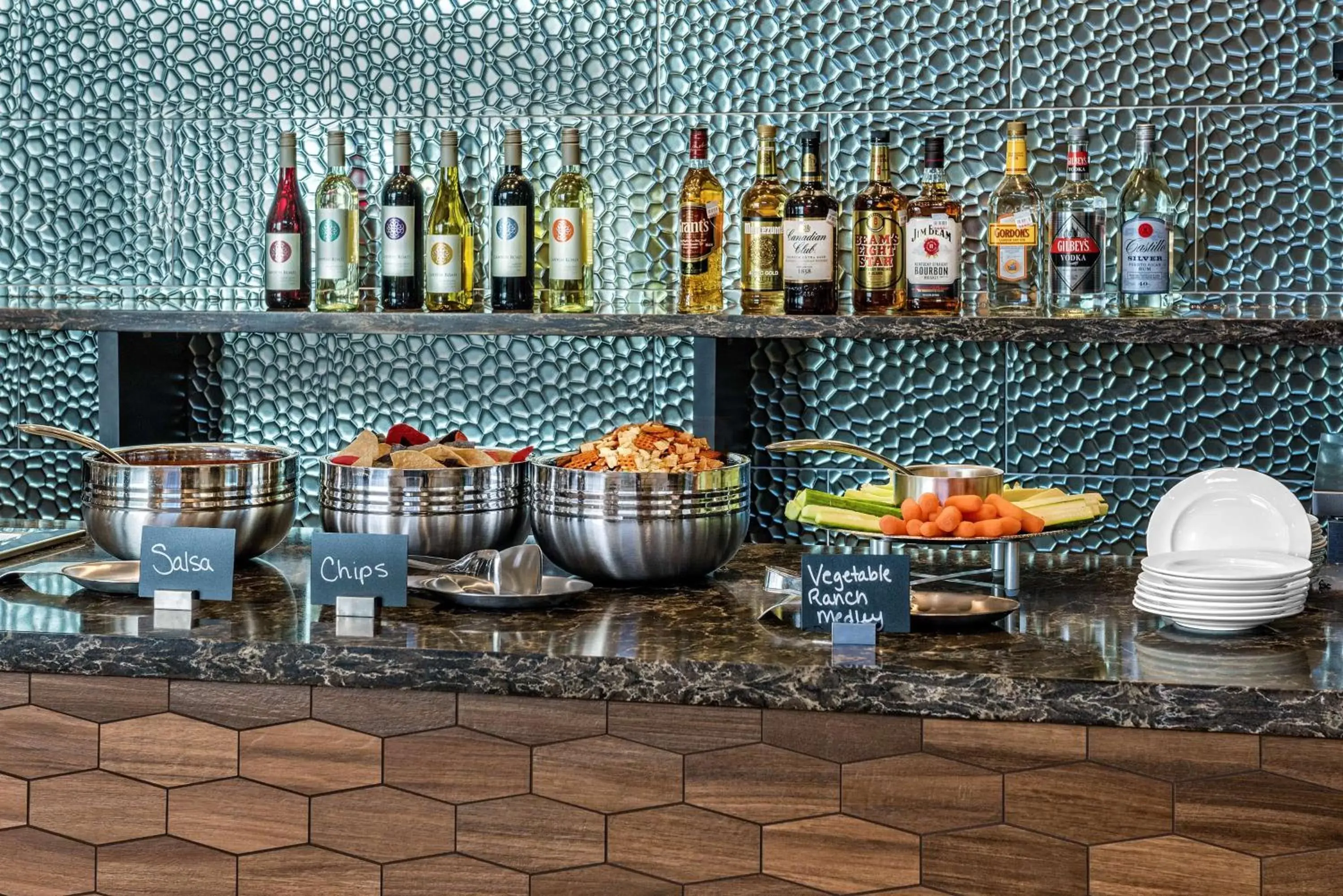 Dining area in Embassy Suites By Hilton College Station