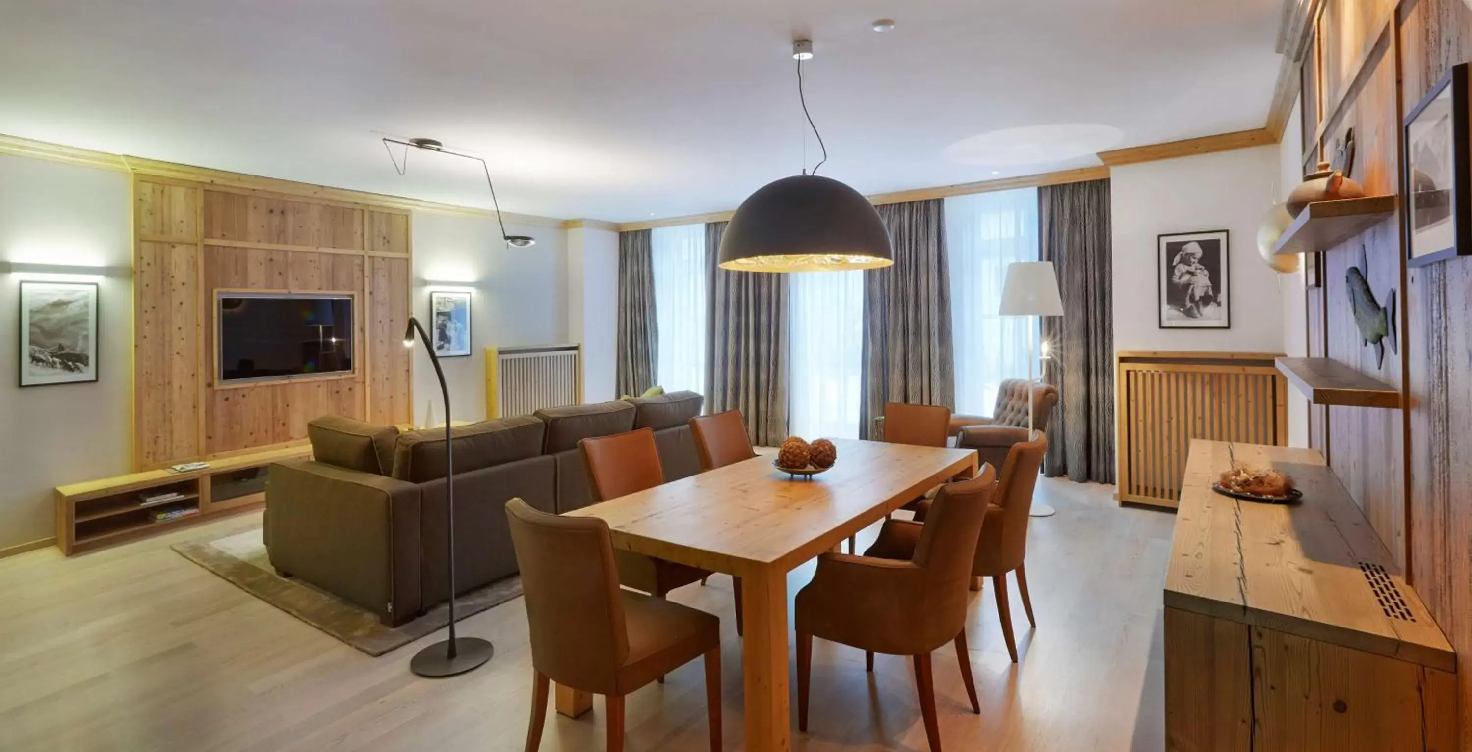 Photo of the whole room, Dining Area in Grand Hotel des Bains Kempinski