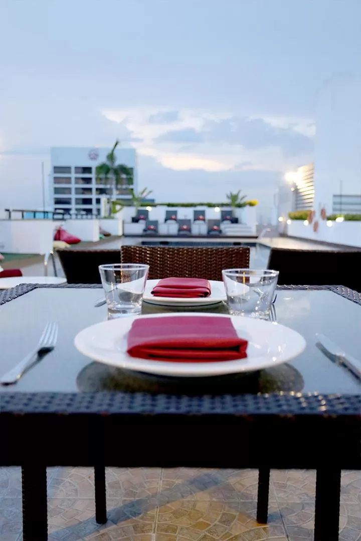 Dining area in Furama Silom Hotel