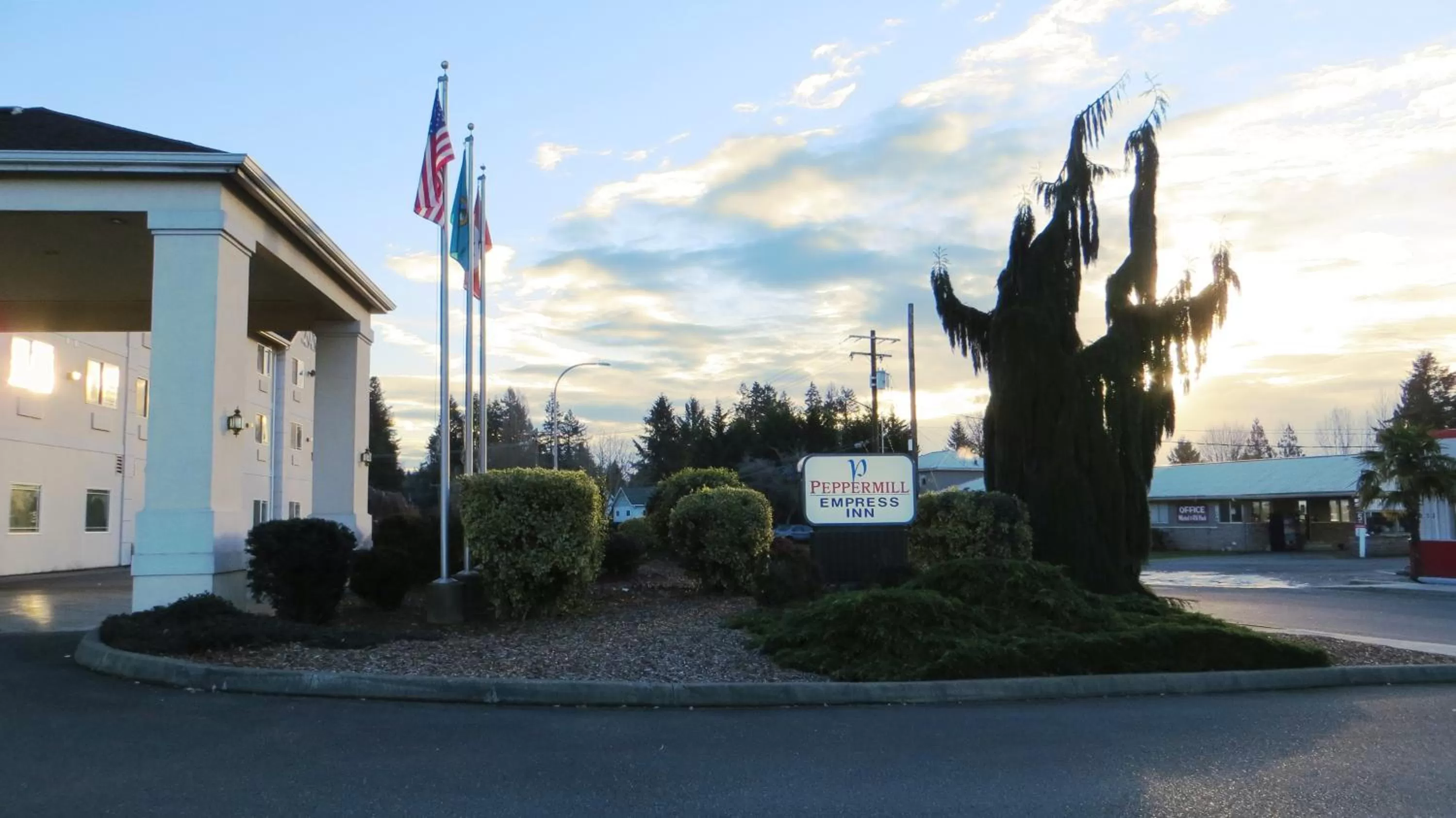 Property building in Peppermill Empress Inn