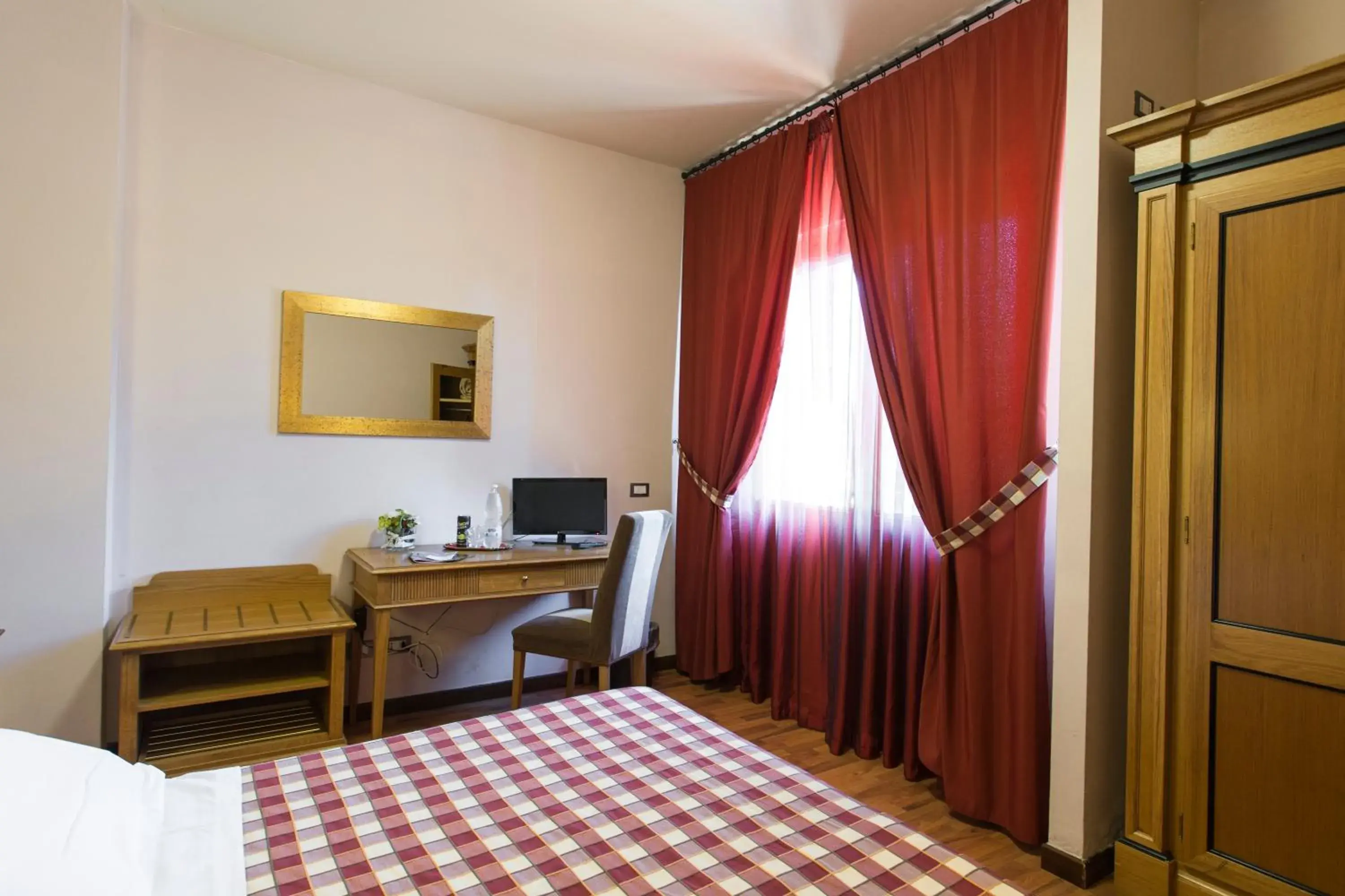 Bedroom, Bed in Hotel Il Giardino