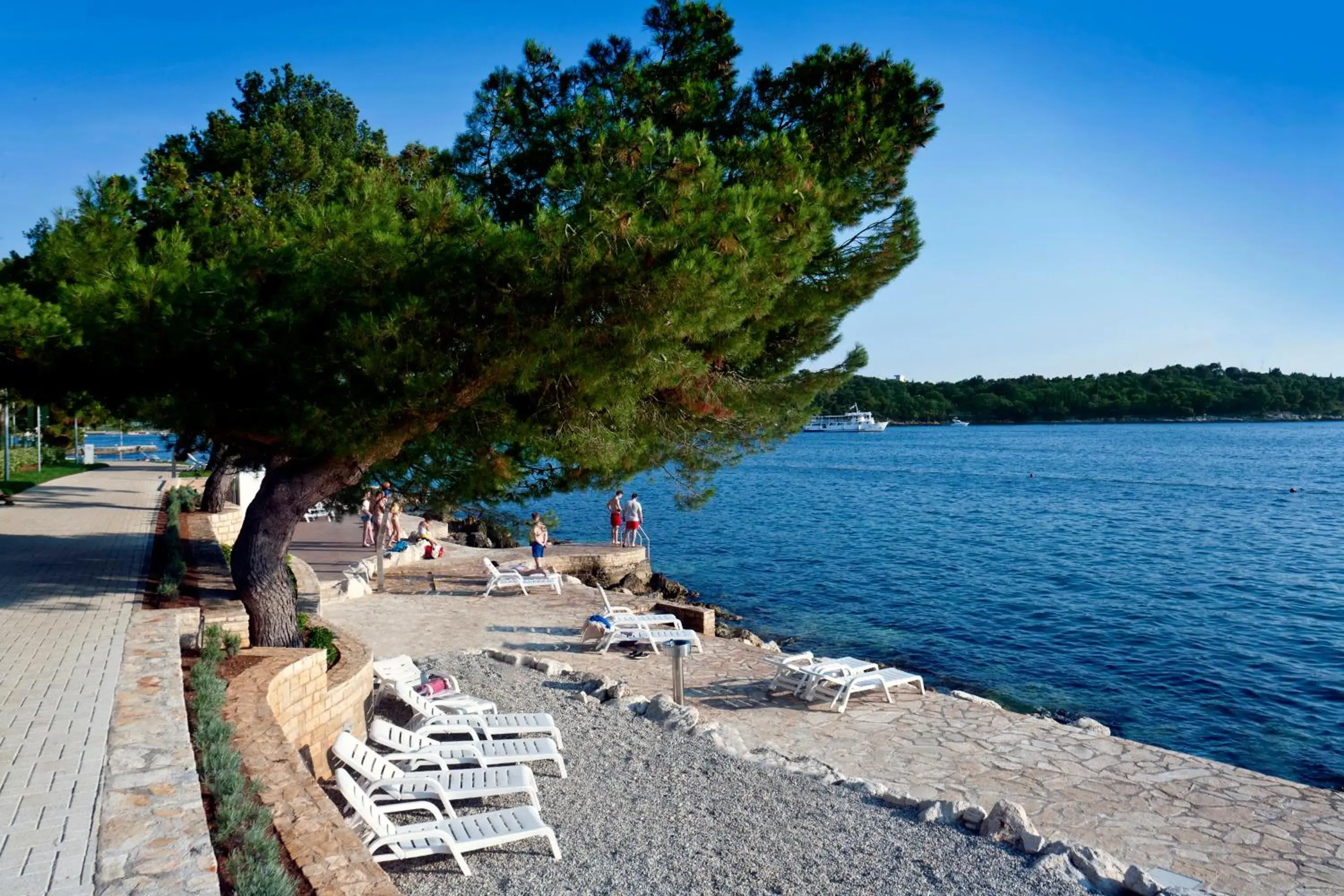 Area and facilities, Beach in Hotel Parentium Plava Laguna
