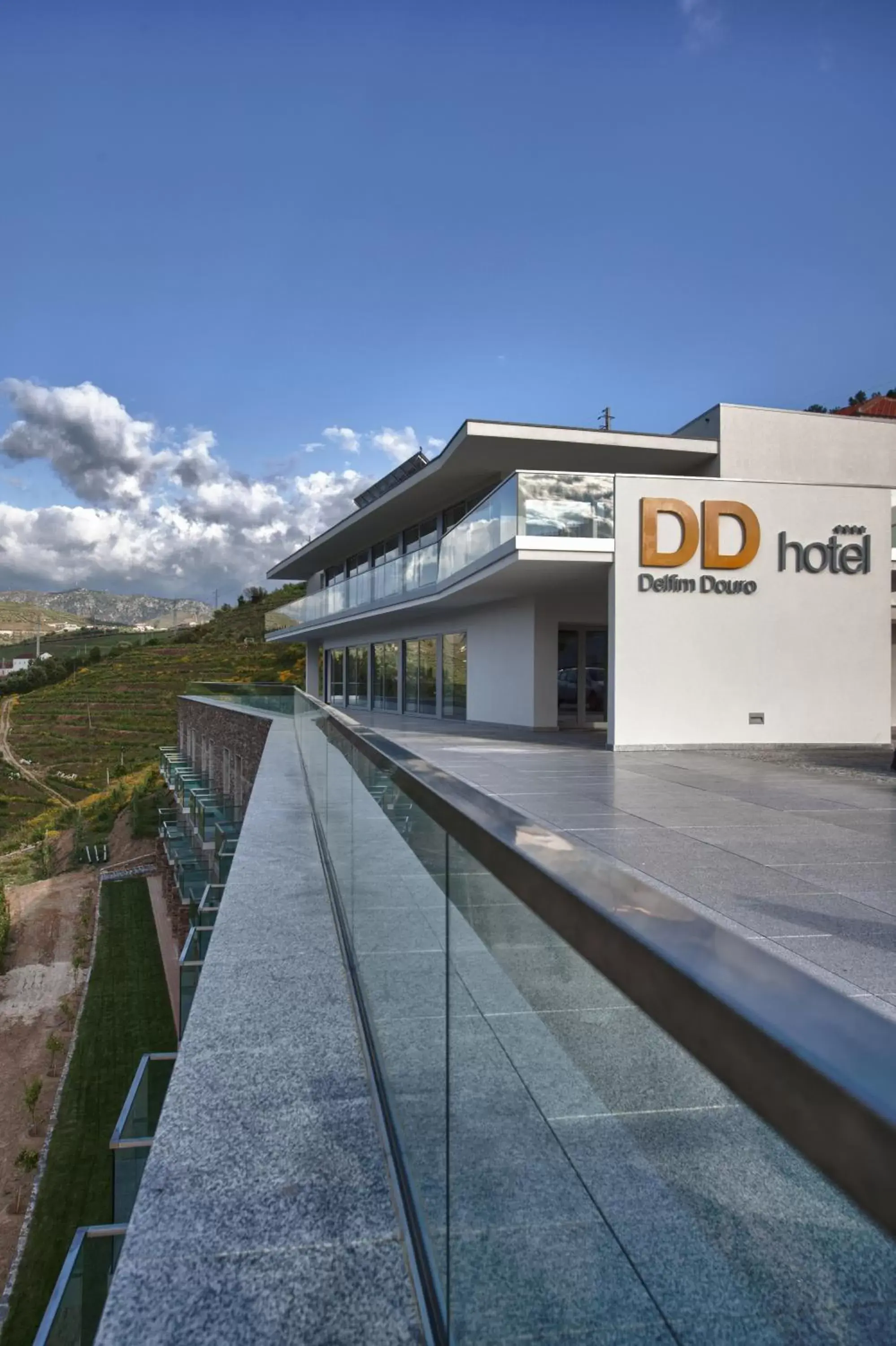 Facade/entrance, Property Building in Delfim Douro Hotel