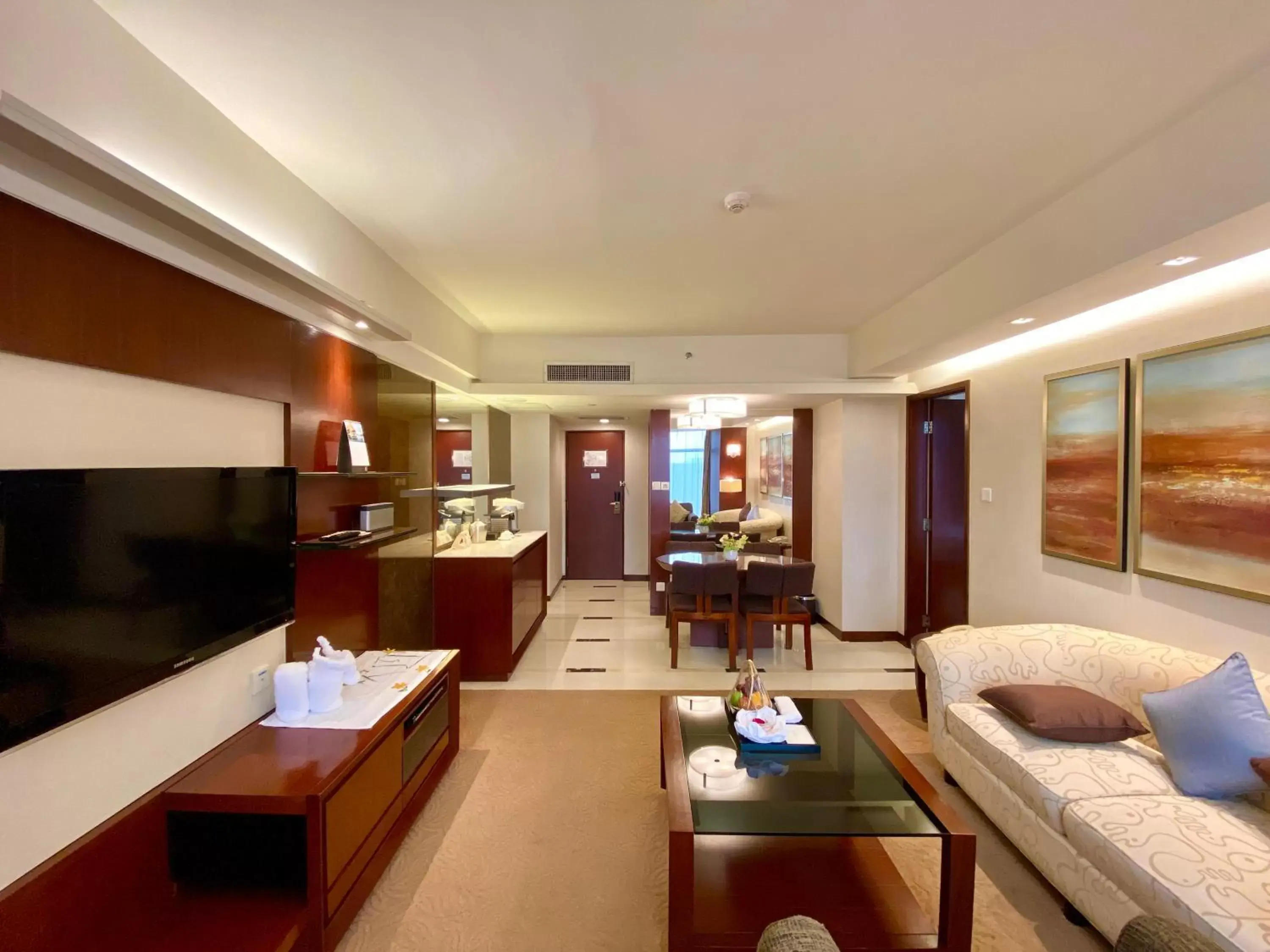 Photo of the whole room in Shangri-La Shenzhen Photo of the whole room in Shangri-La Shenzhen