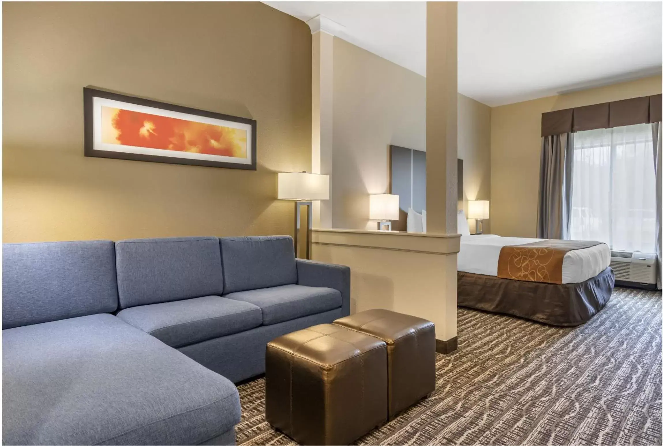 Living room, Seating Area in Comfort Suites Northwest Houston At Beltway 8