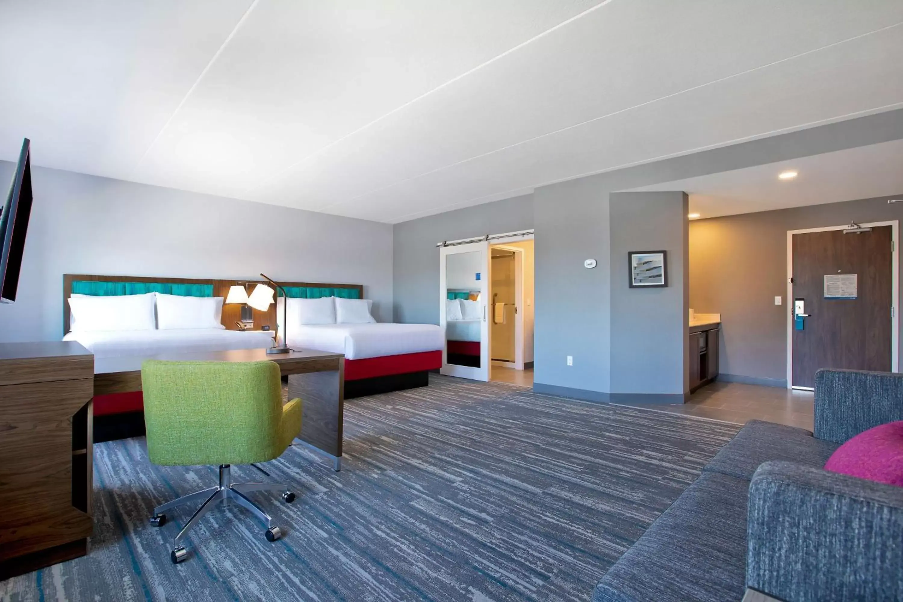Bed in Hampton Inn & Suites Ottawa West, Ontario, Canada