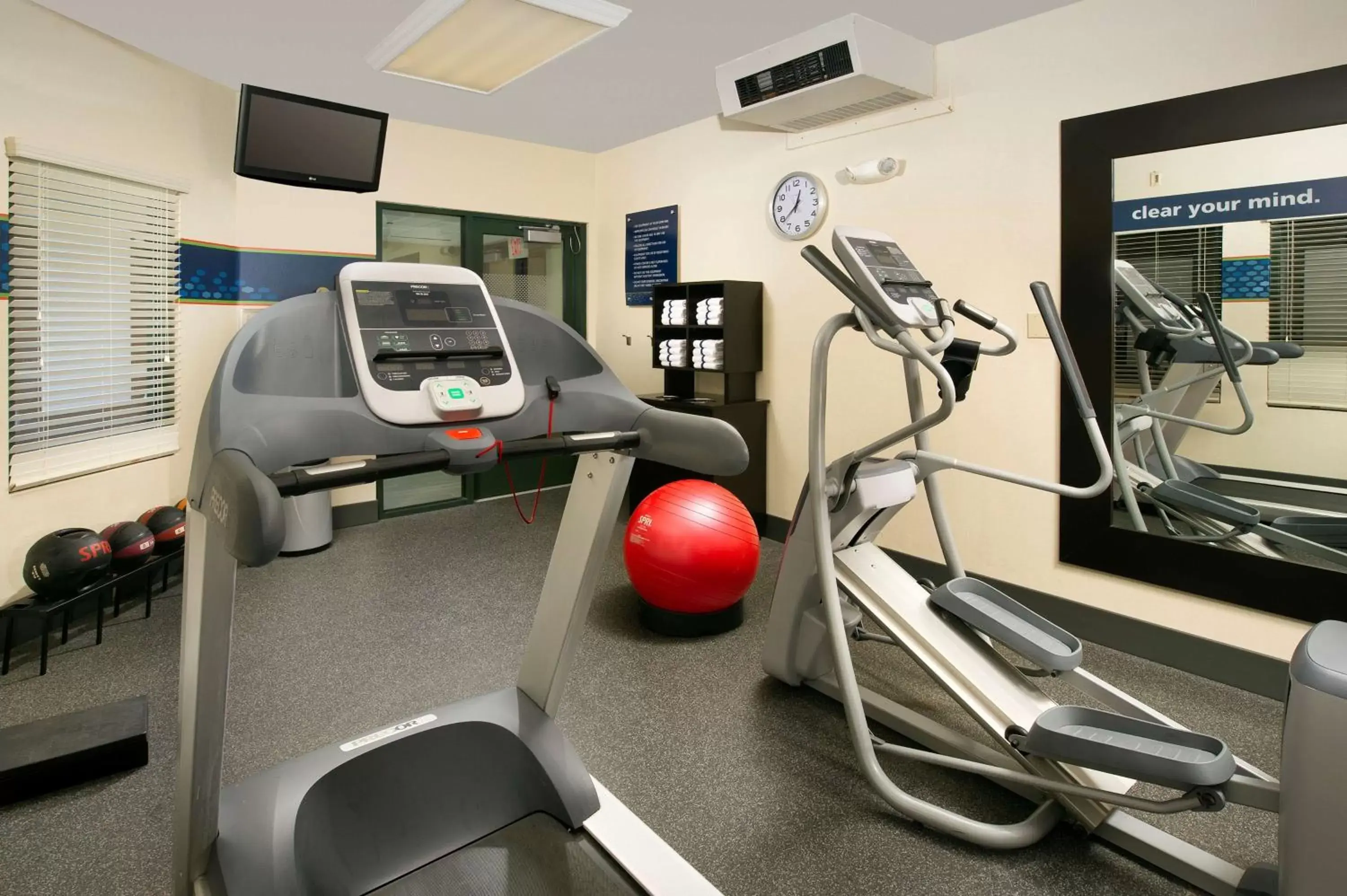 Fitness centre/facilities, Fitness Center/Facilities in Hampton Inn Kansas City The Legends