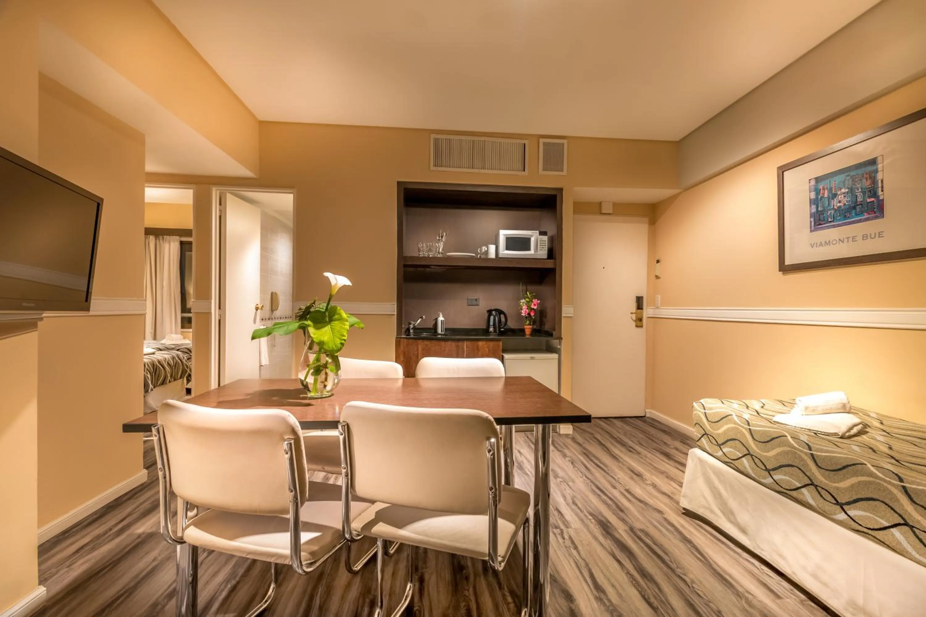 Dining area in Up Viamonte Hotel