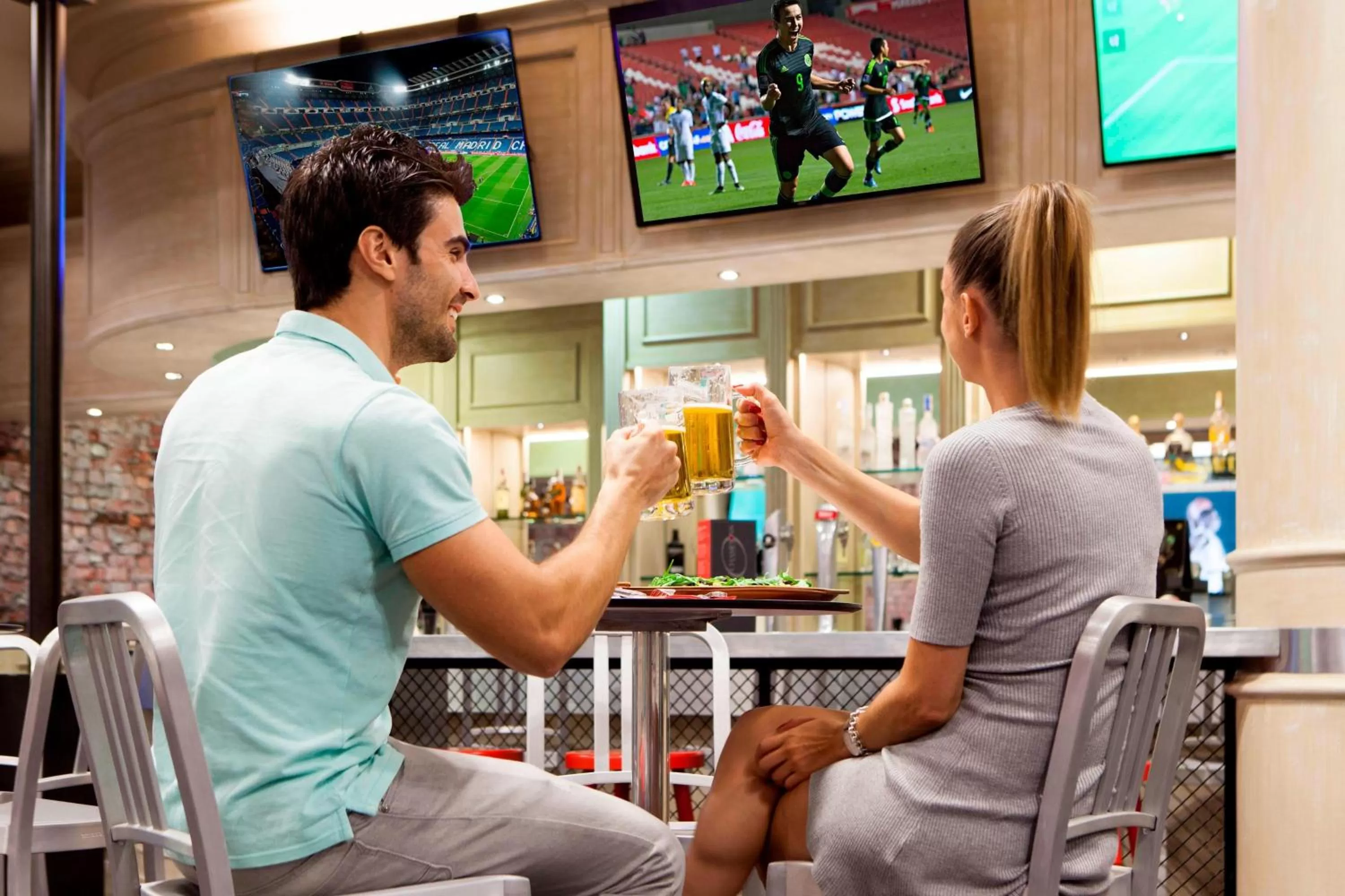 Lounge or bar in Madrid Marriott Auditorium Hotel & Conference Center