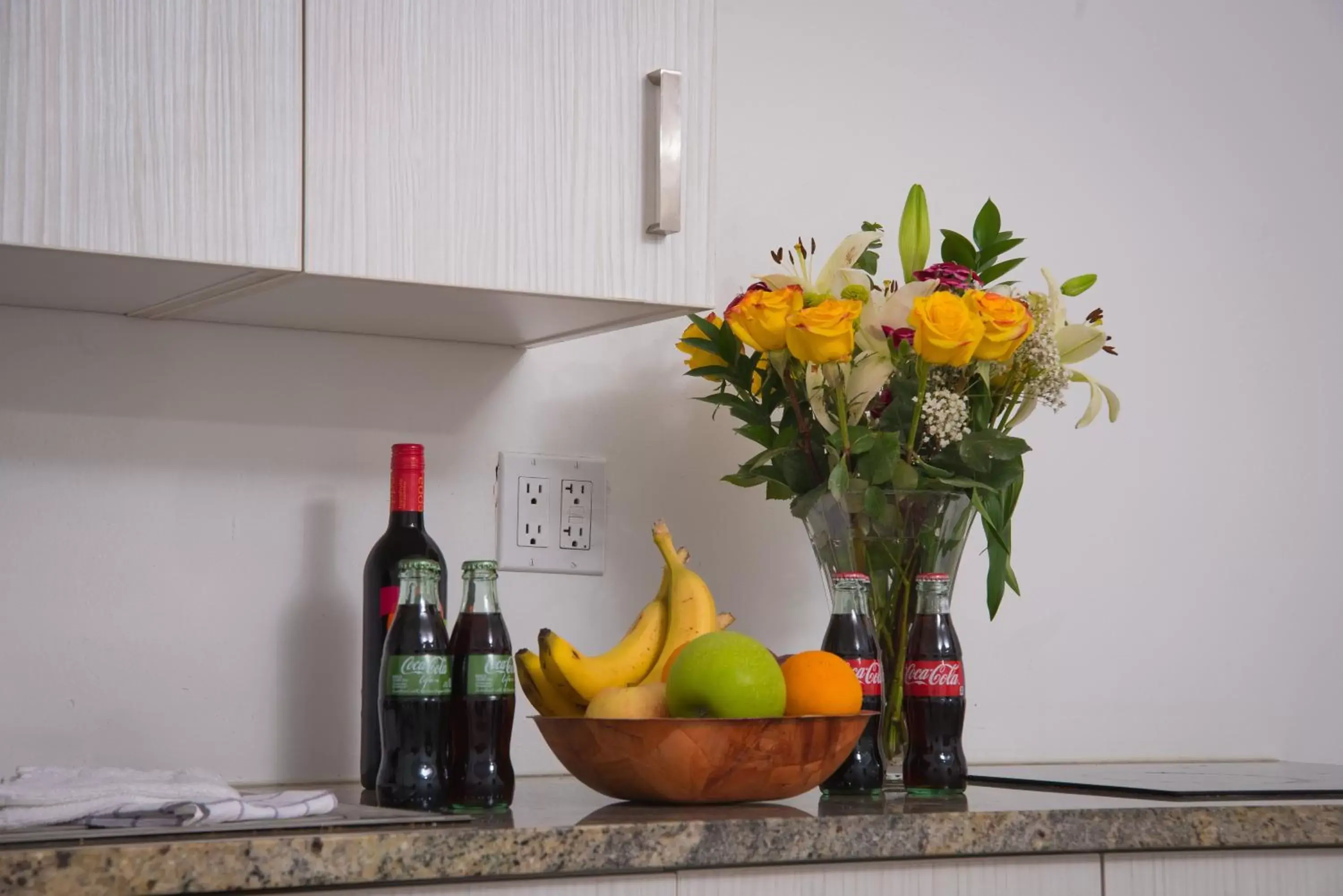 Food and drinks in Regency Inn & Suites Sarasota Food and drinks in Regency Inn & Suites Sarasota