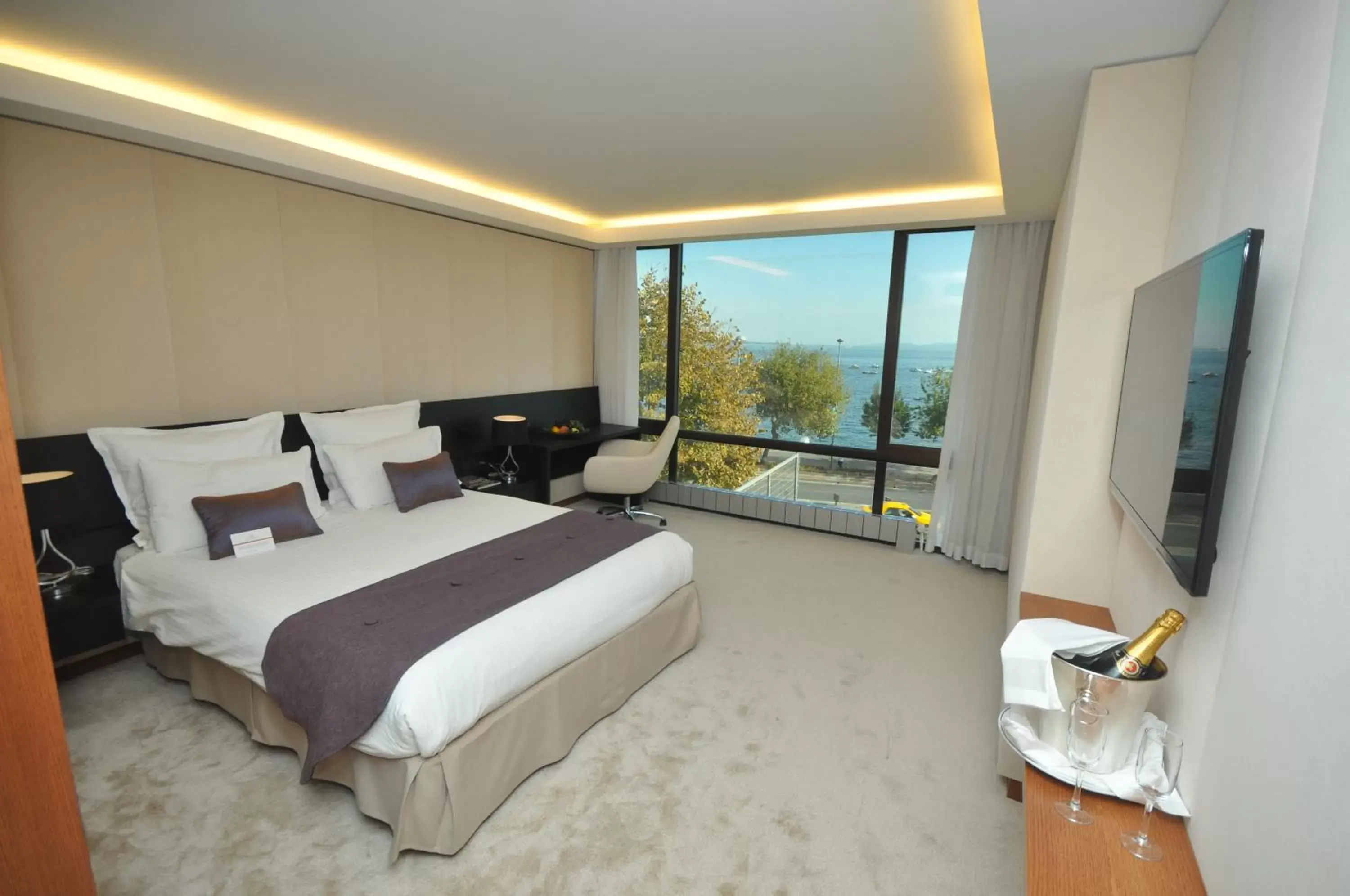 Bed in Kalyon Hotel Istanbul