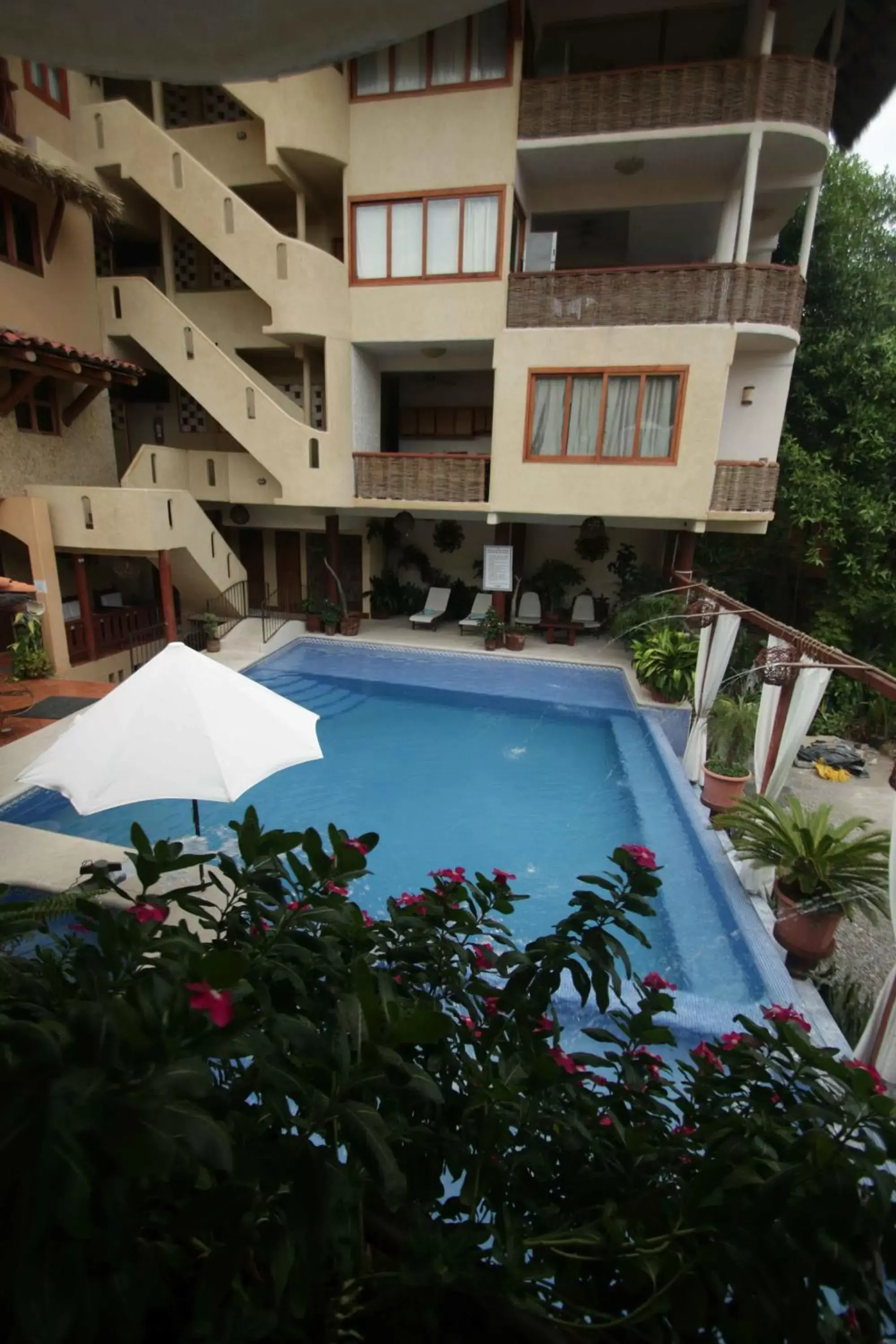 Garden, Swimming Pool in Hotel Villas Las Azucenas