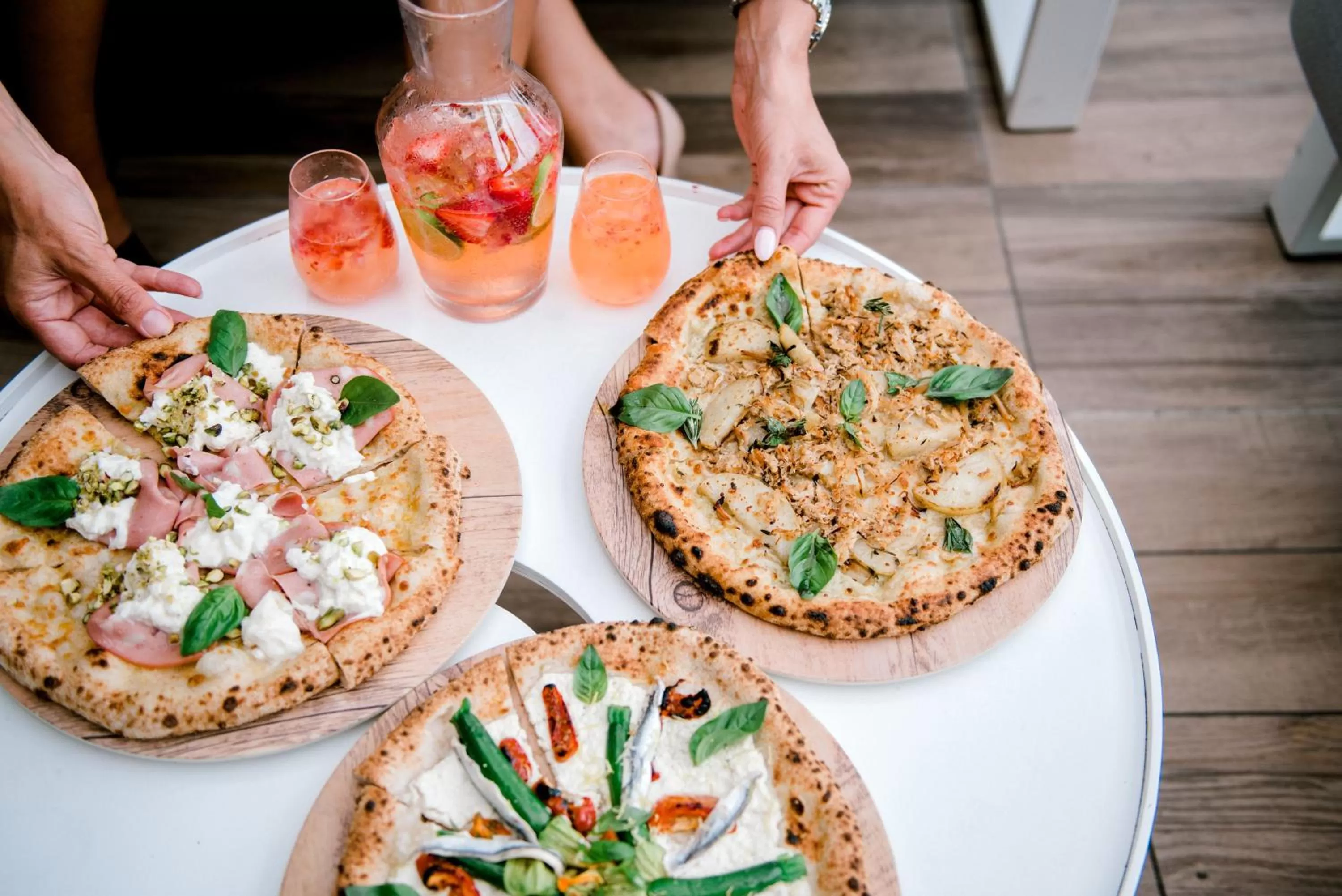 Food and drinks in Mantra at Sharks