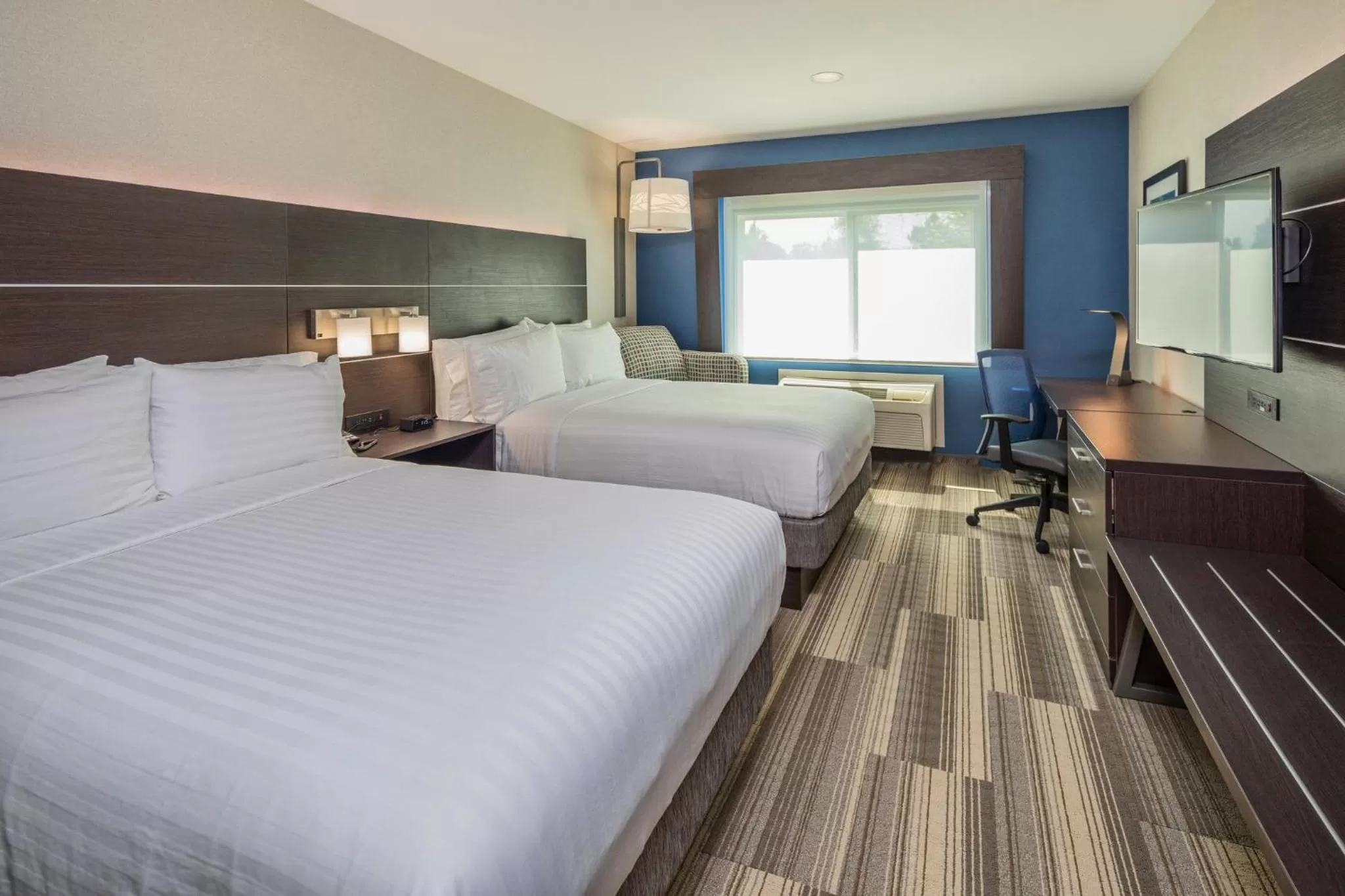 Photo of the whole room, Bed in Holiday Inn Express - Sunnyvale - Silicon Valley by IHG