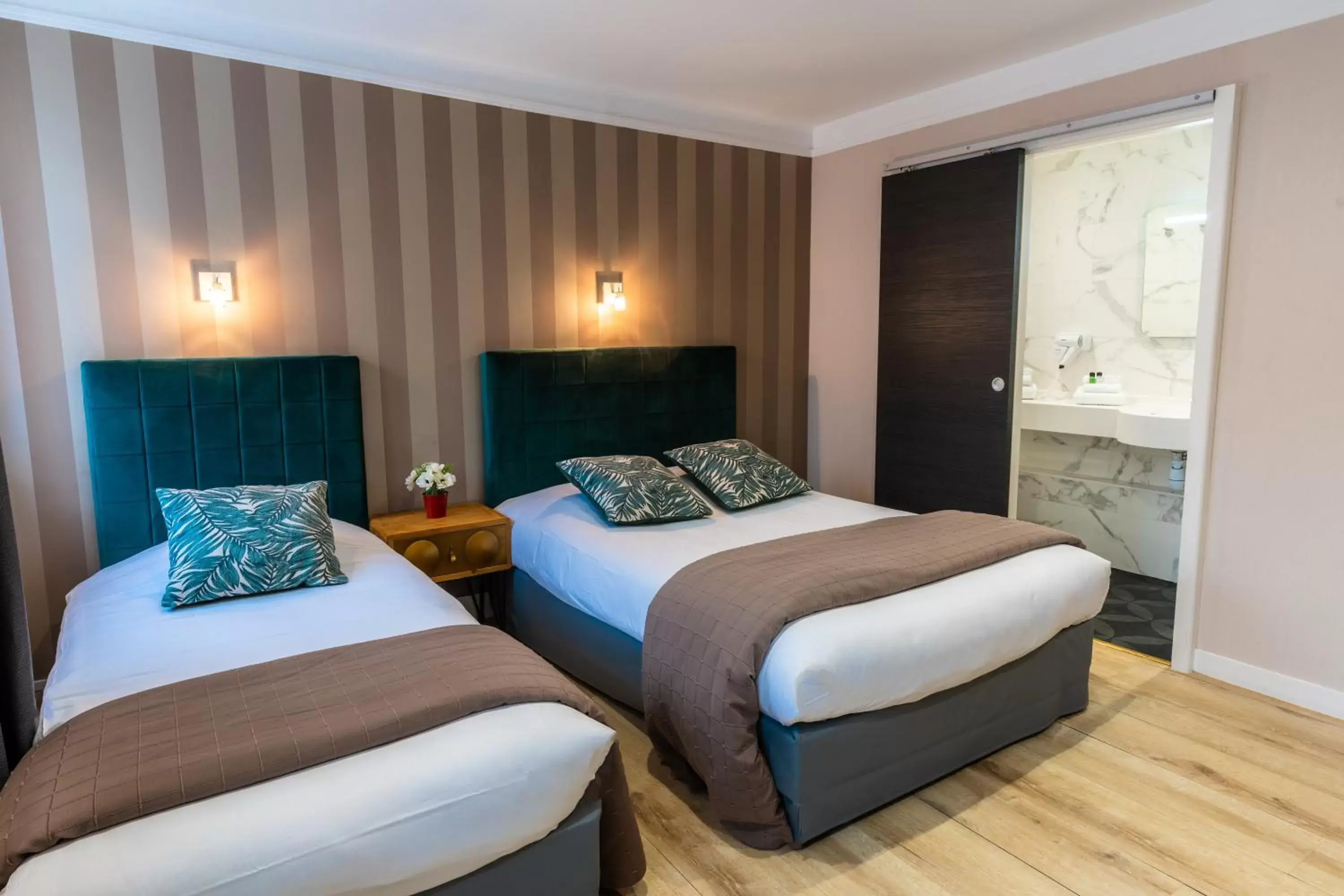 Bedroom, Bed in L'Hotel De L'Esperance