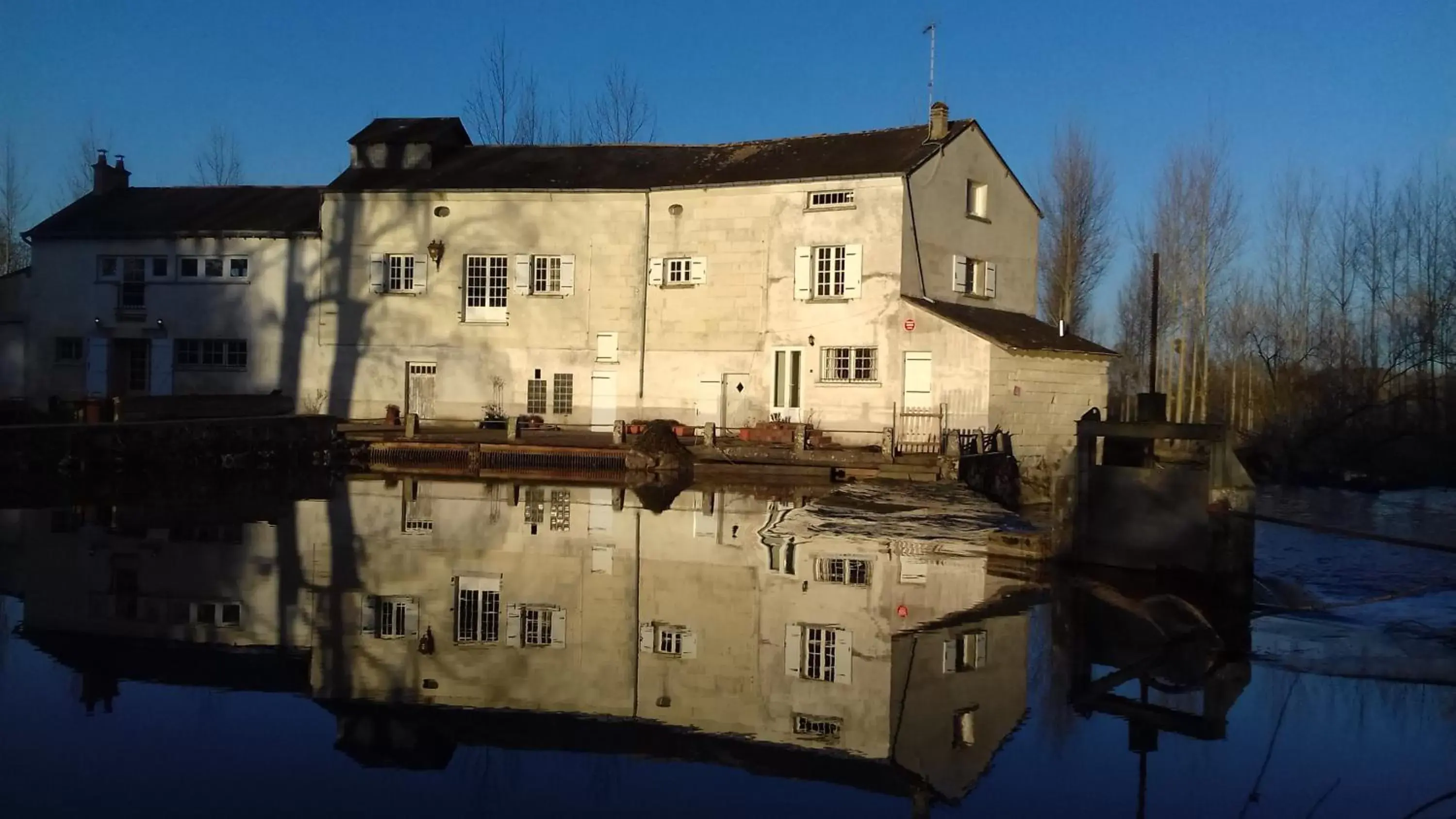 Property Building in Moulin2Roues