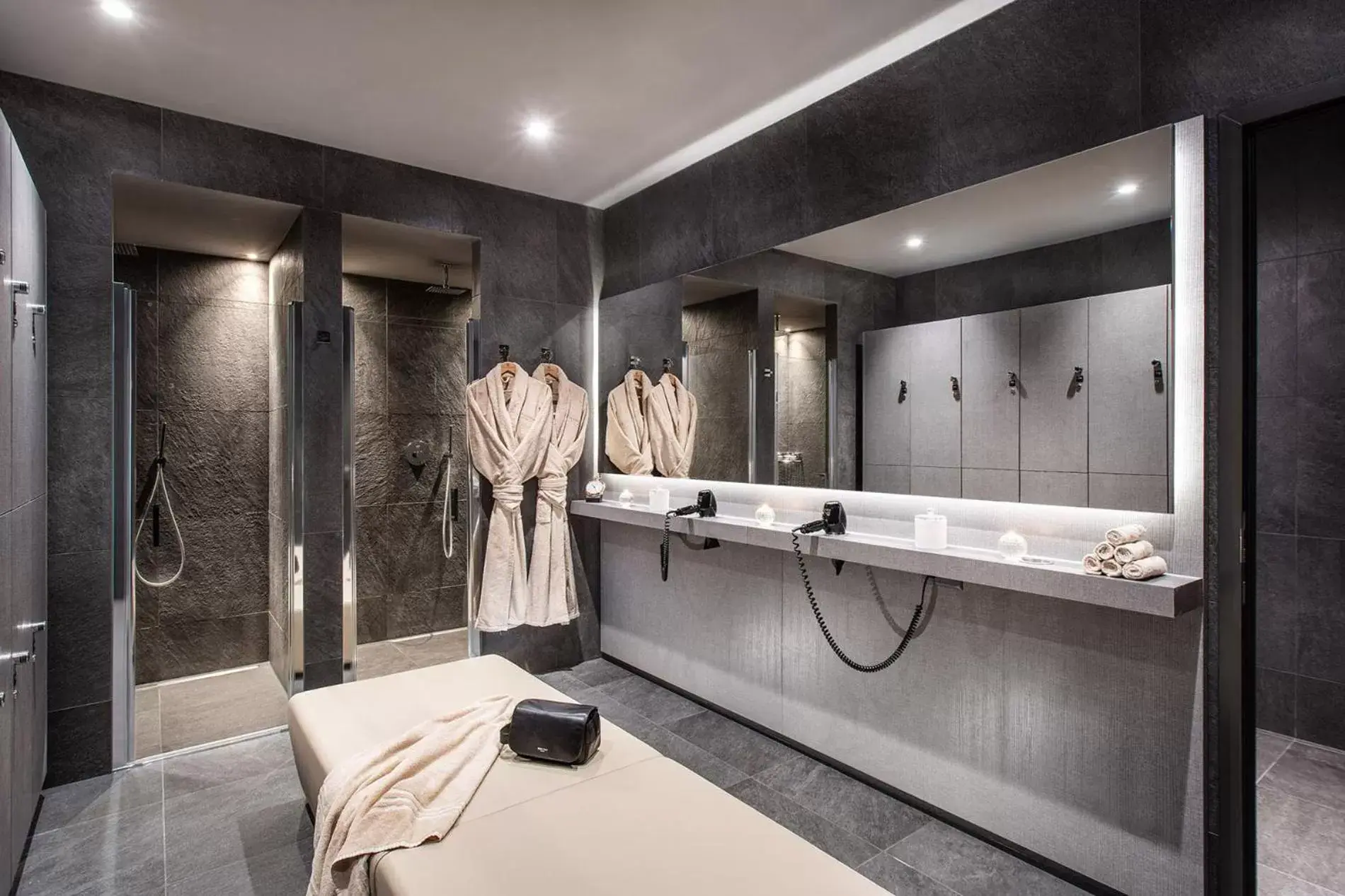 Bathroom in Hotel Splendide Royal Bathroom in Hotel Splendide Royal