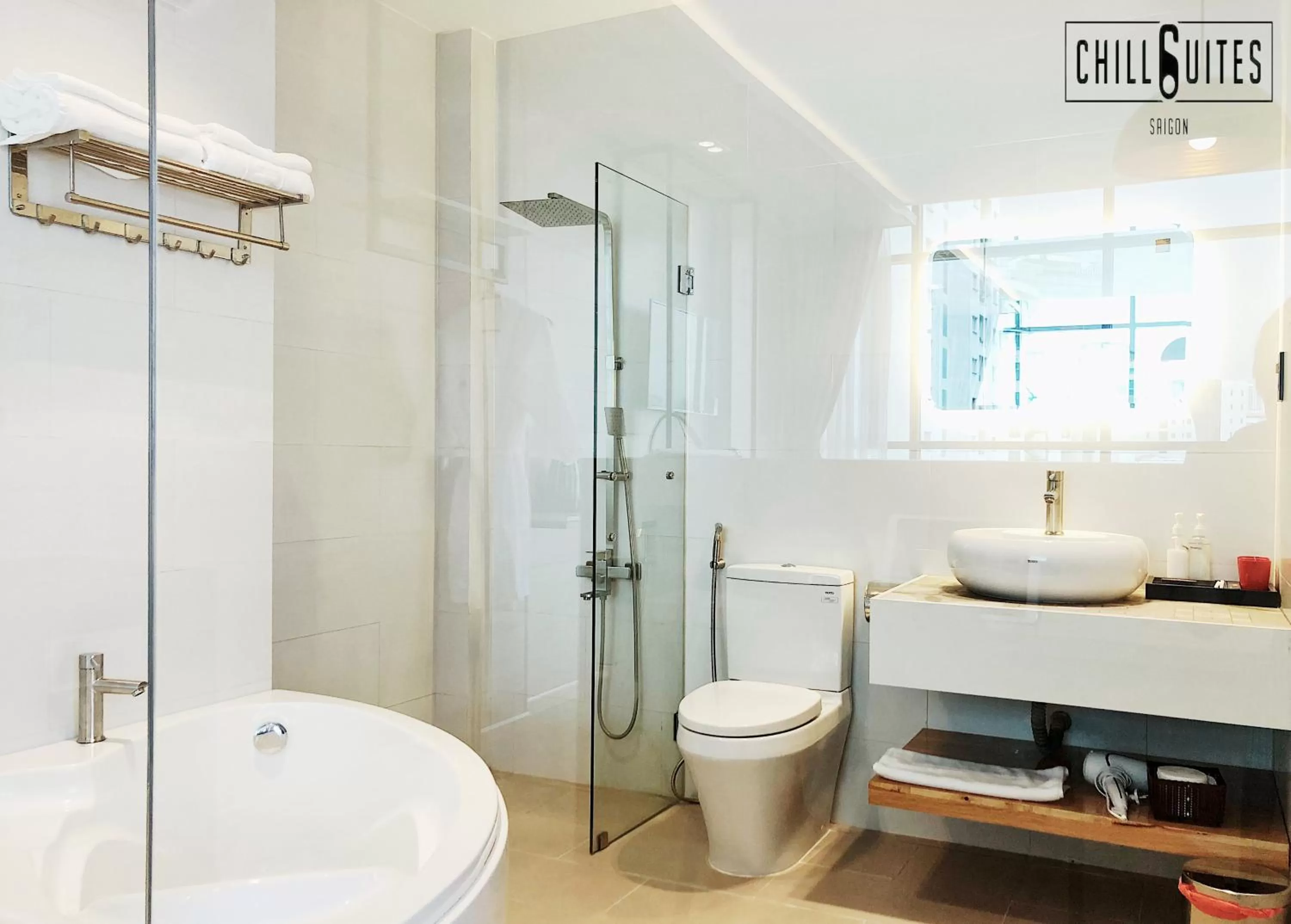 Shower in Chotel Pham Ngu Lao