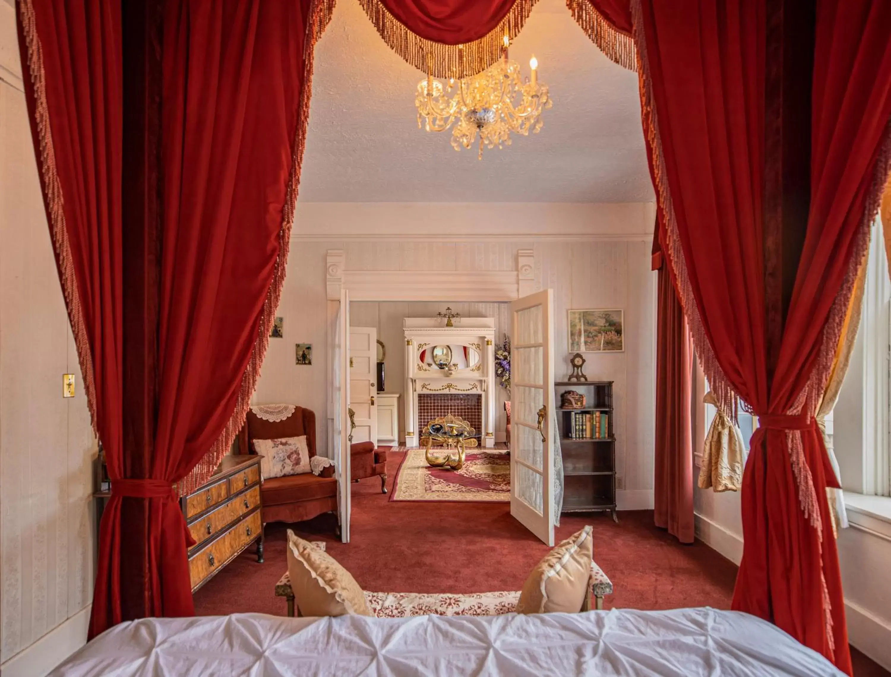 Bedroom, Seating Area in Bisbee Grand Hotel