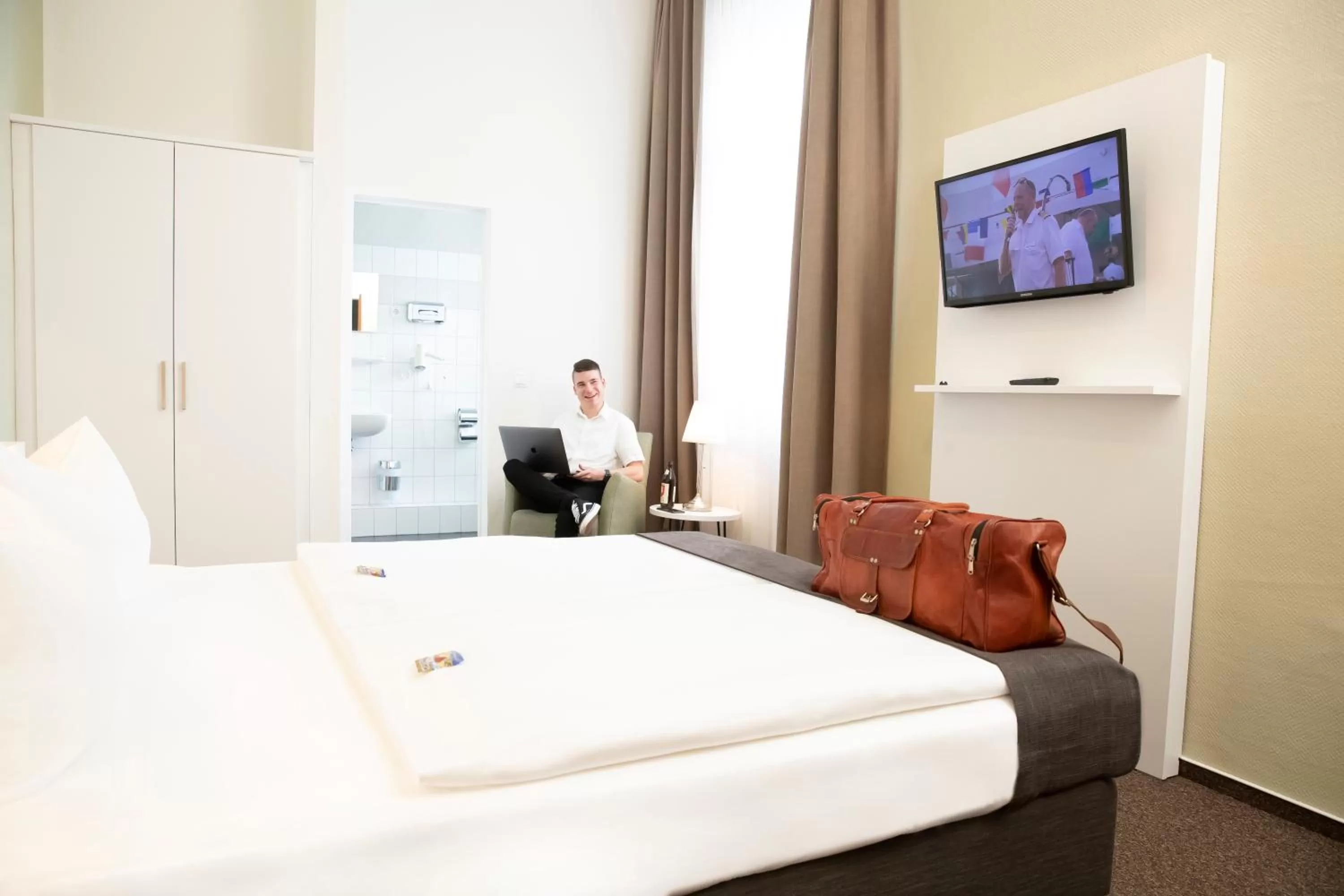 Photo of the whole room, Bed in Hotel am Schlosspark