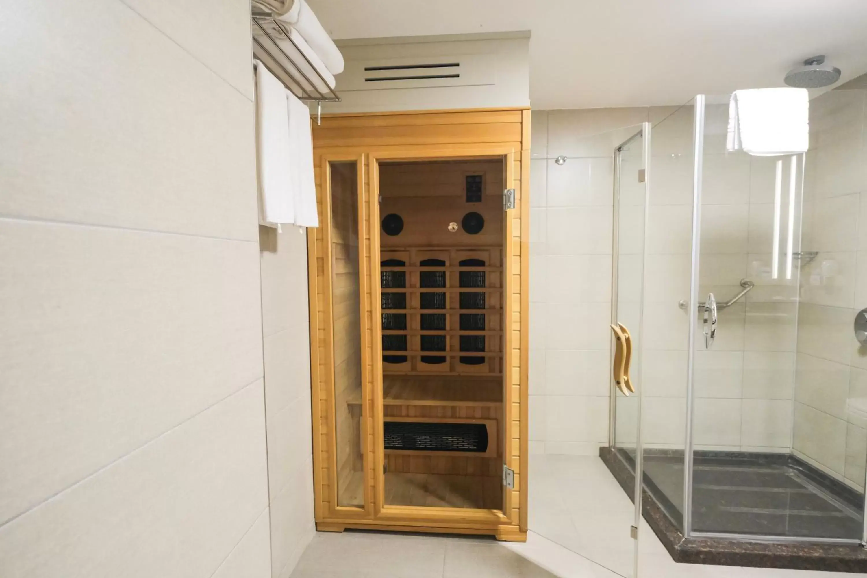 Sauna, Bathroom in Ramada Plaza By Wyndham Izmir
