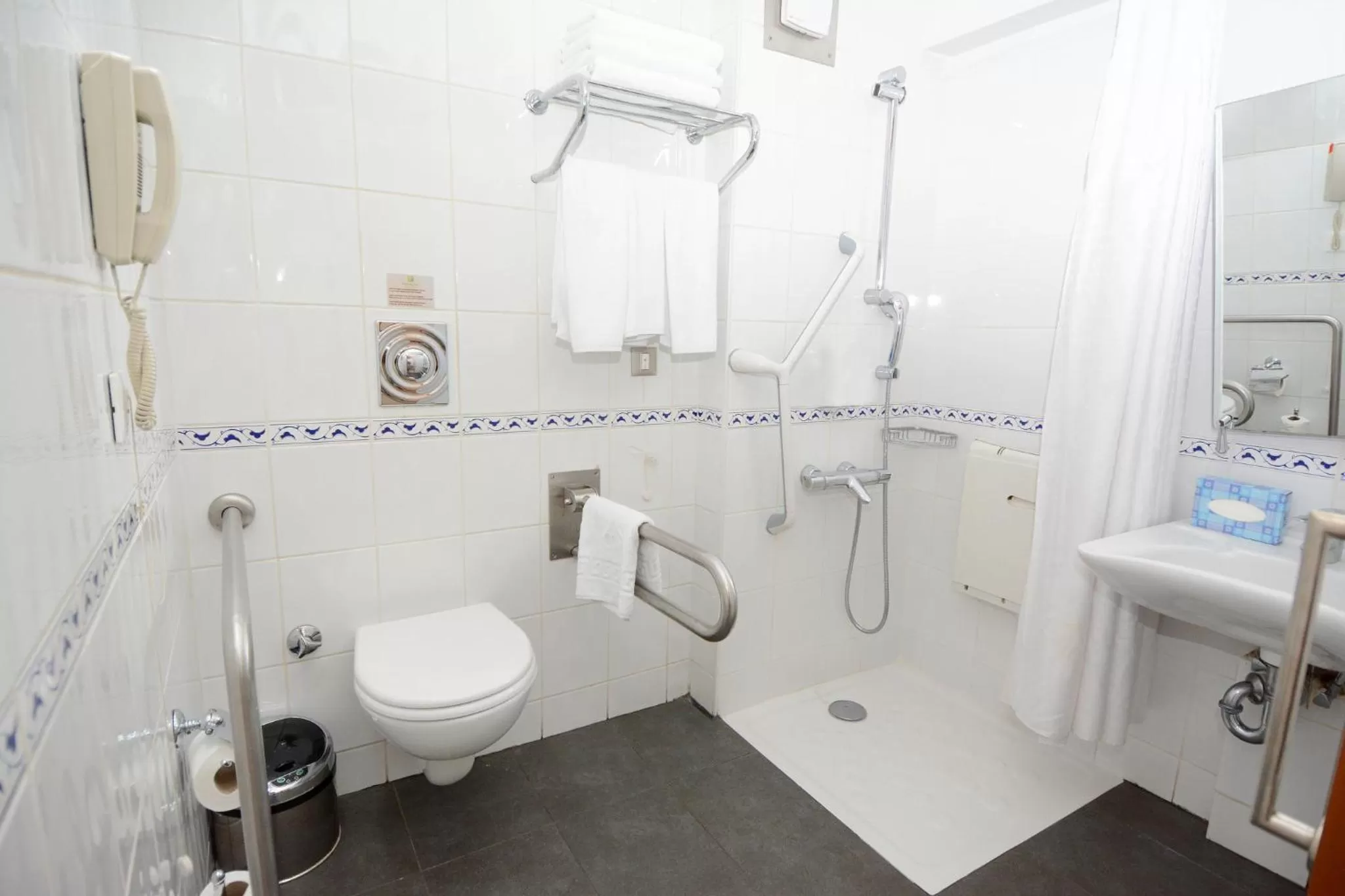 Photo of the whole room in Holiday Inn Istanbul City by IHG