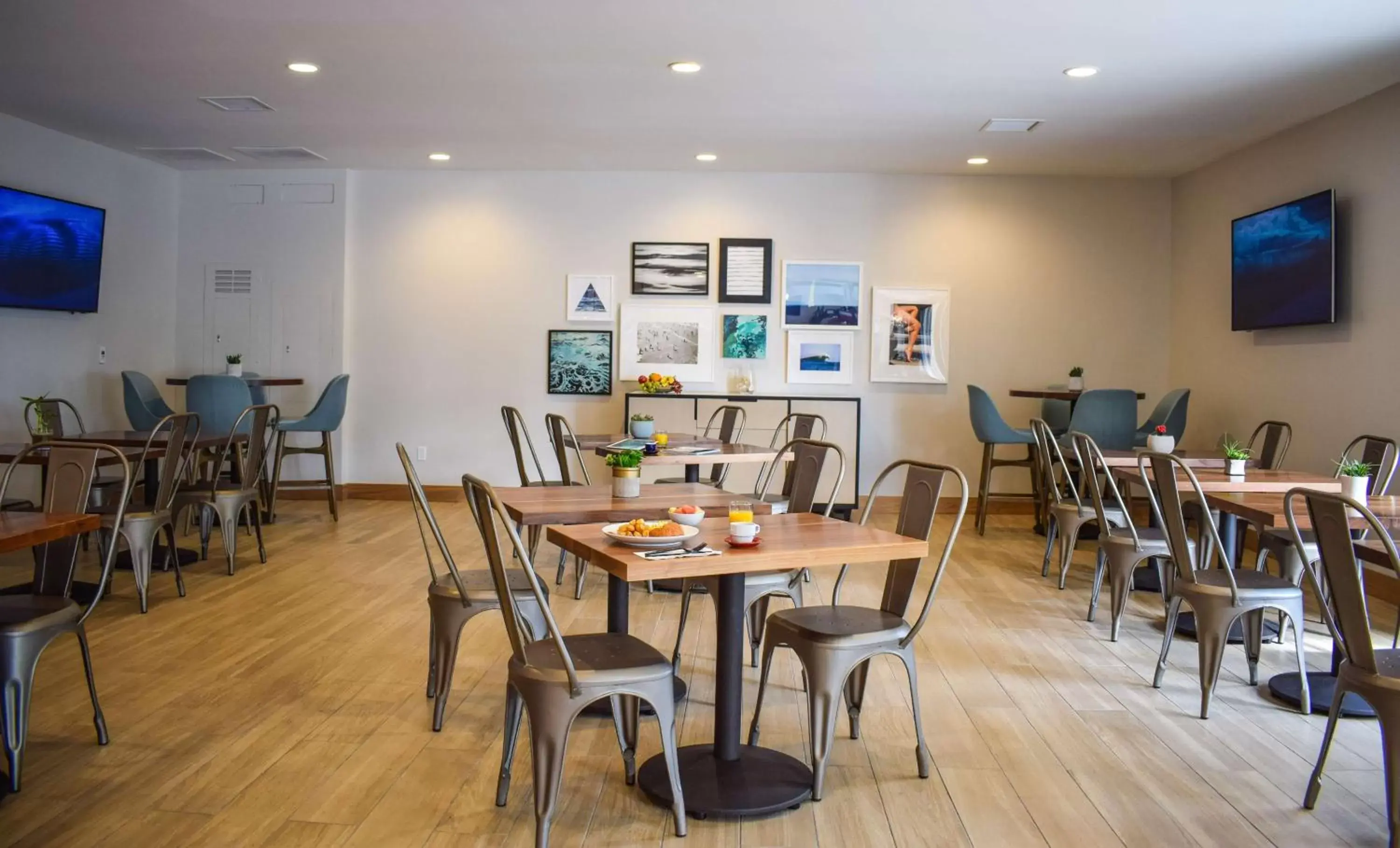 Restaurant/places to eat in Beachside Inn Restaurant/places to eat in Beachside Inn