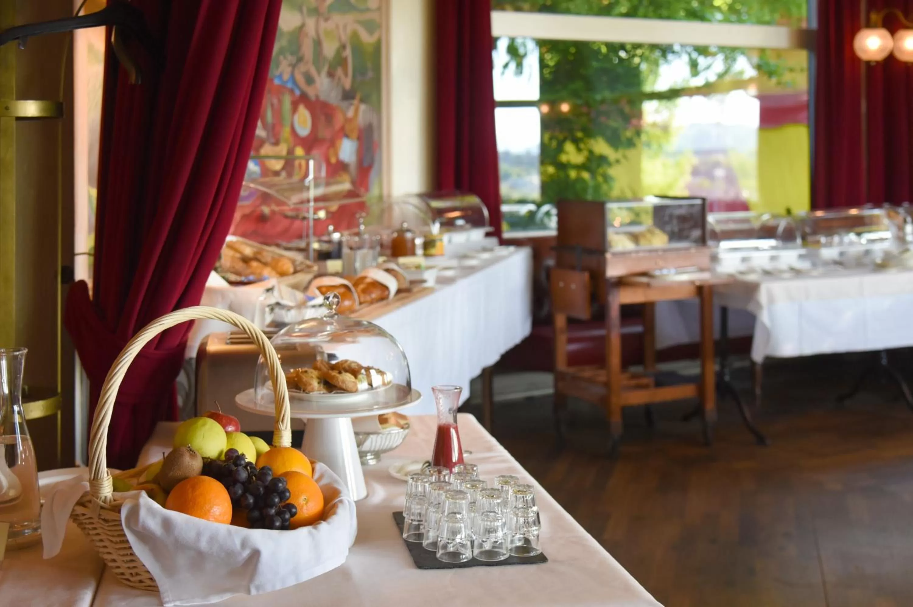 Restaurant/places to eat in Unique Hotel Innere Enge