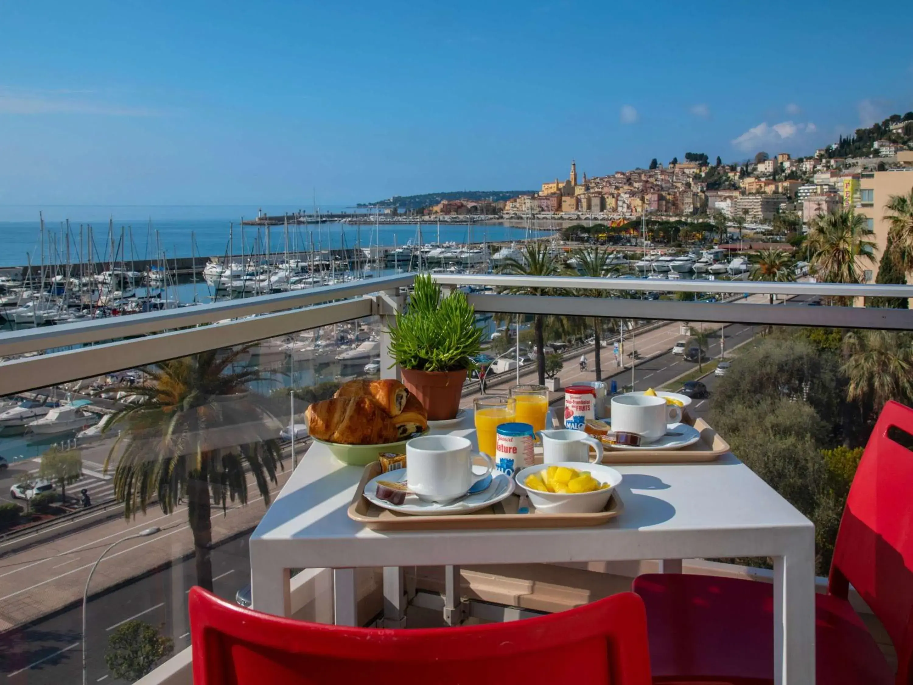 Bedroom in ibis budget Menton Bord de Mer Bedroom in ibis budget Menton Bord de Mer