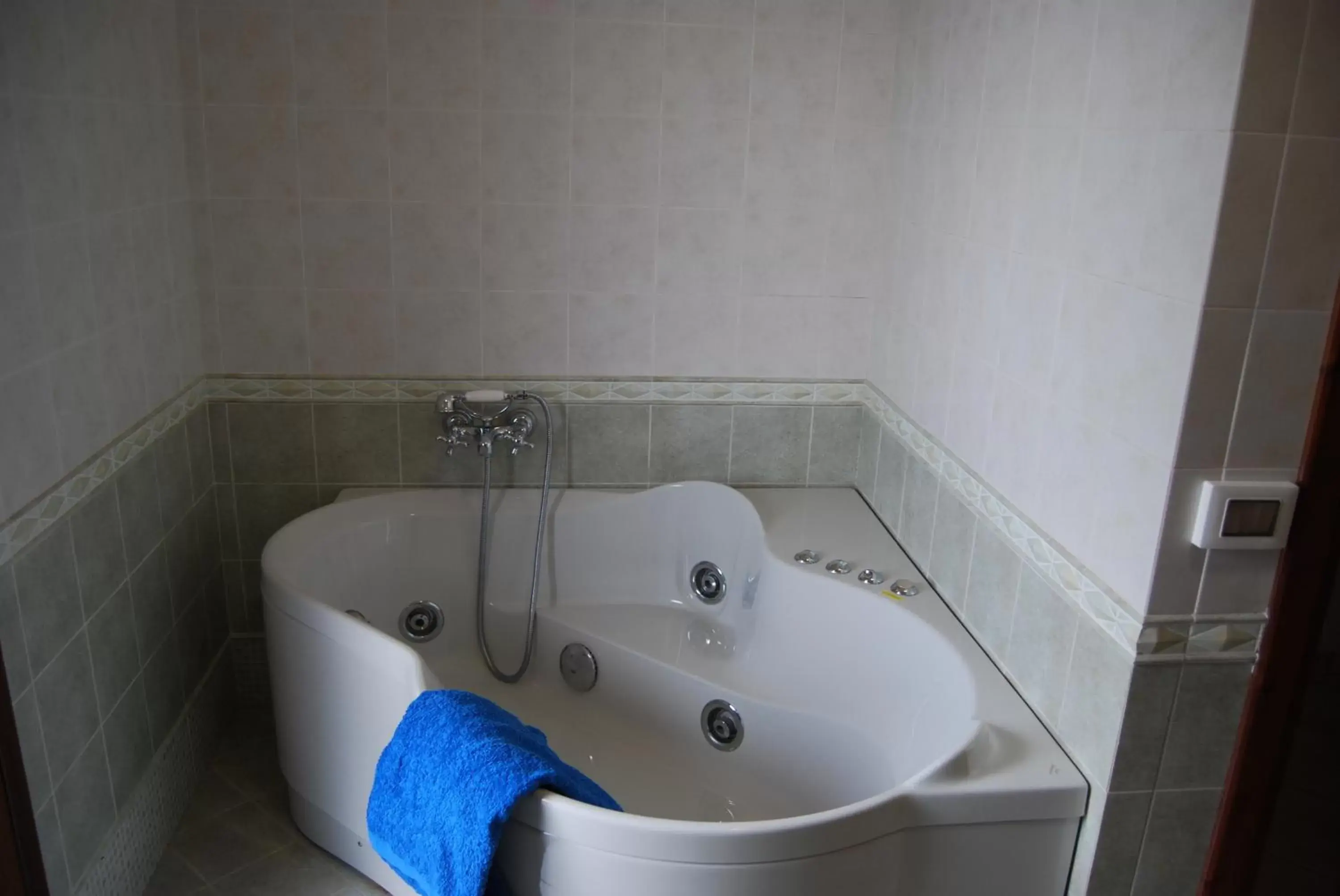 Hot Tub, Bathroom in In Sicilia da Ciro