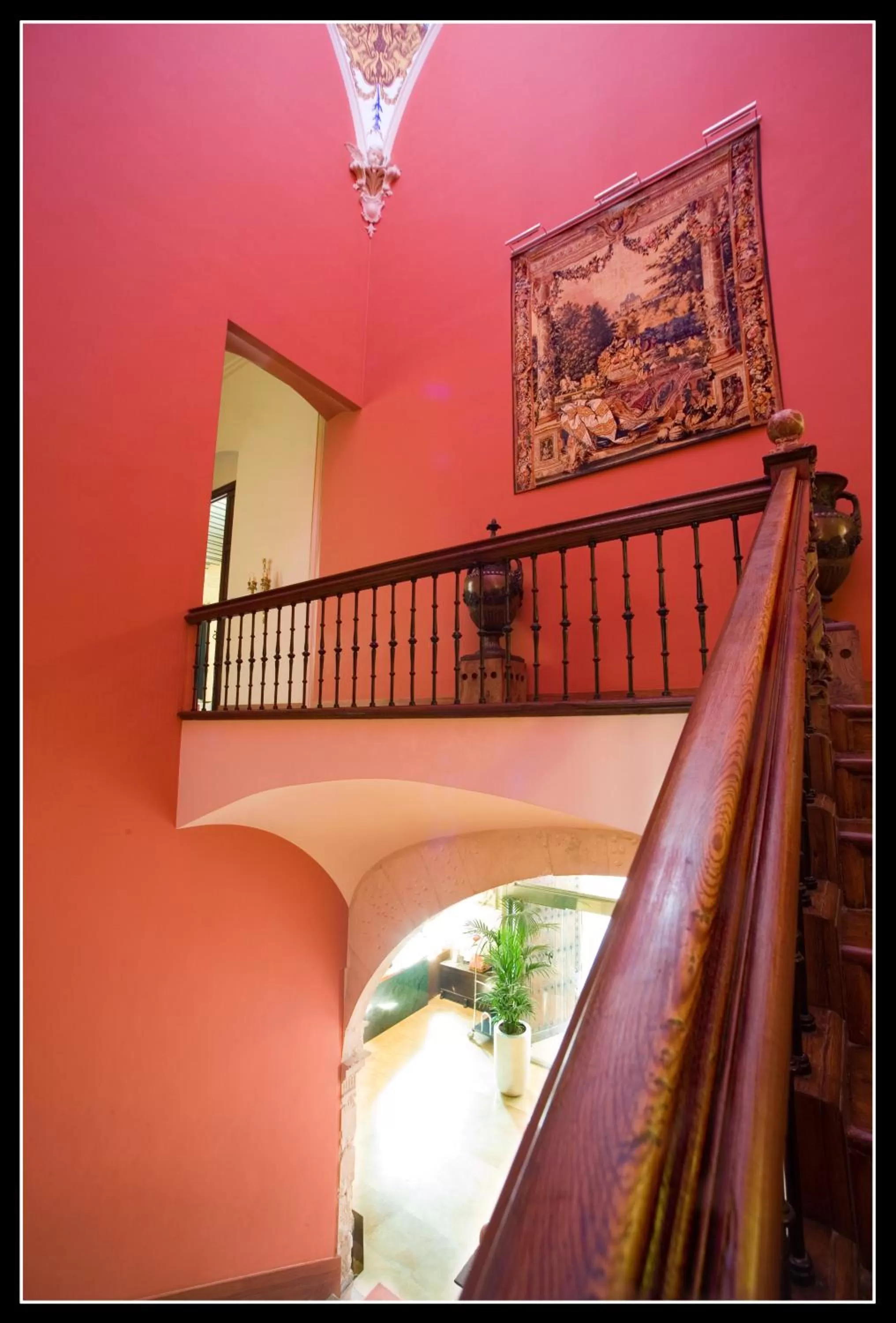 Lobby or reception in Sercotel Palacio de Tudemir