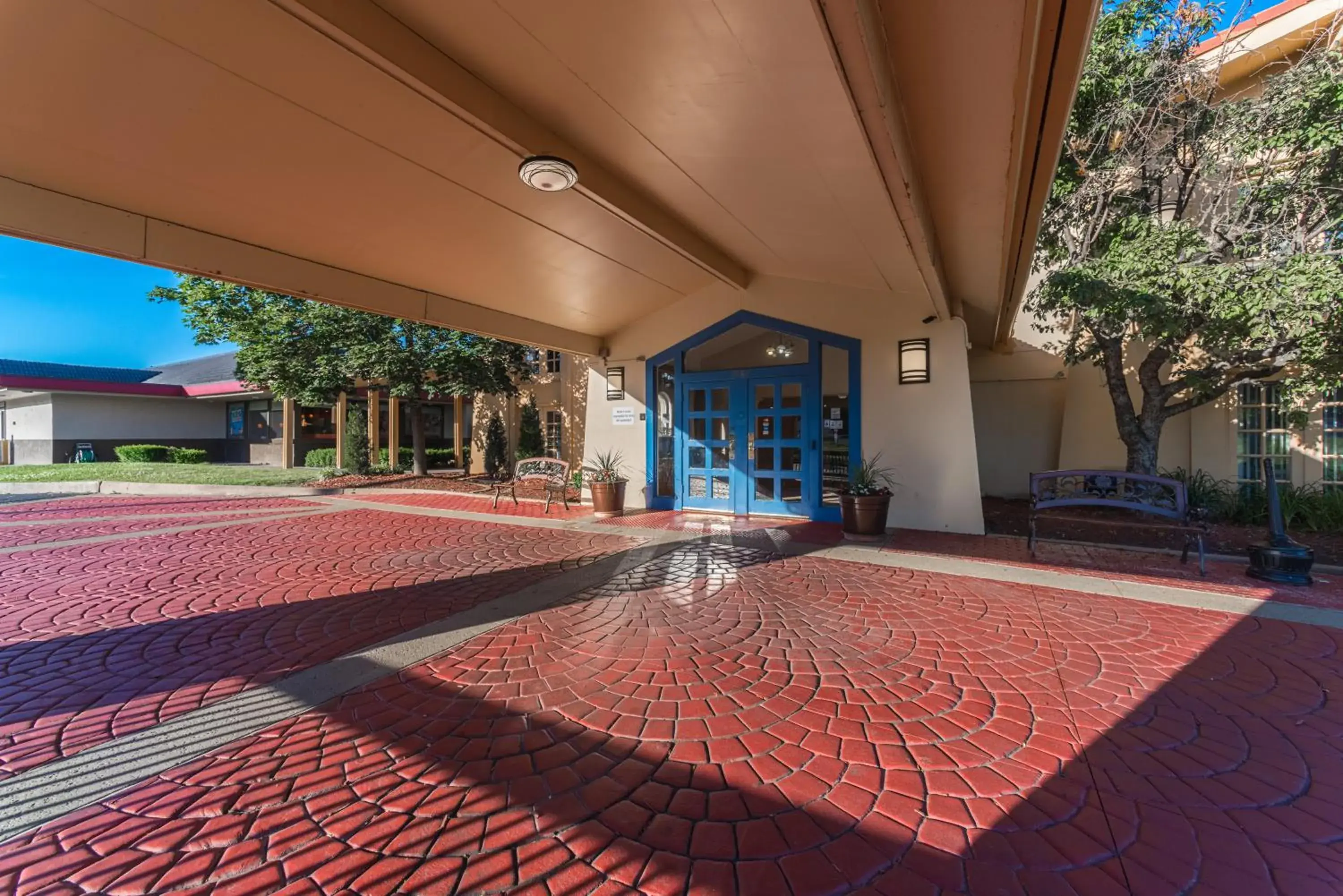 Facade/entrance in Motel 6-Hazelwood, MO