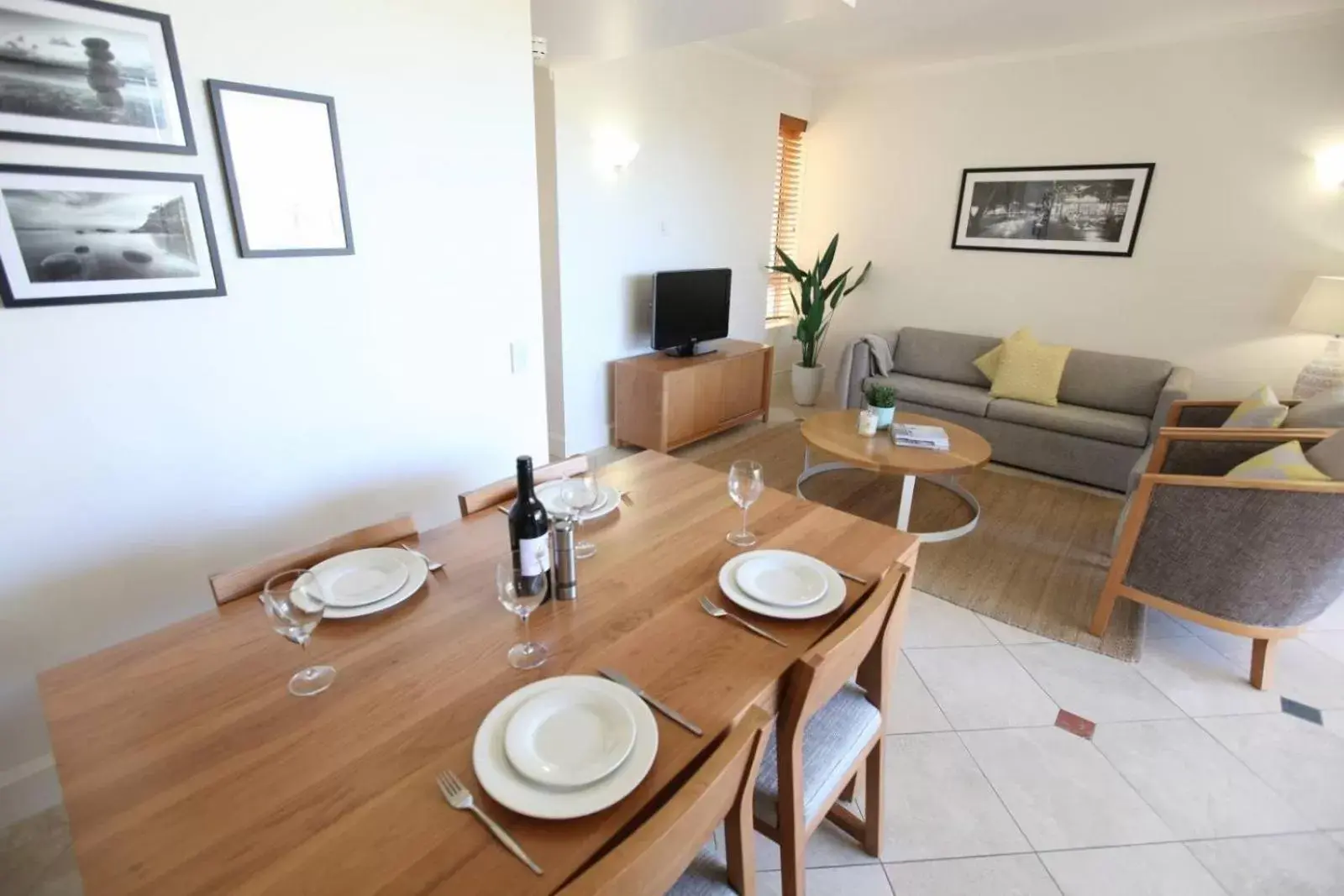 TV and multimedia, Dining Area in The Sebel Noosa