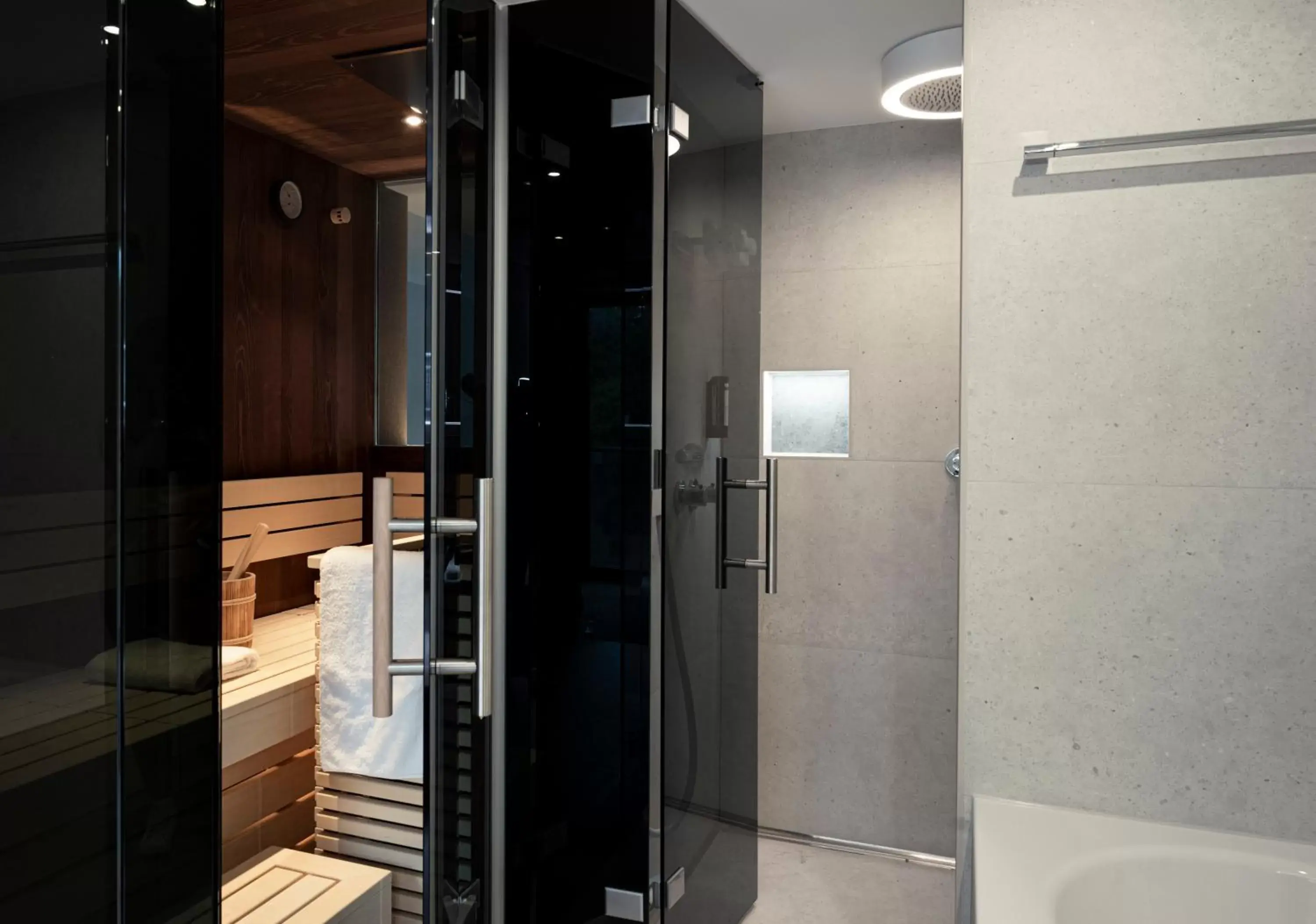Sauna, Bathroom in Hotel VierJahreszeiten am Seilersee