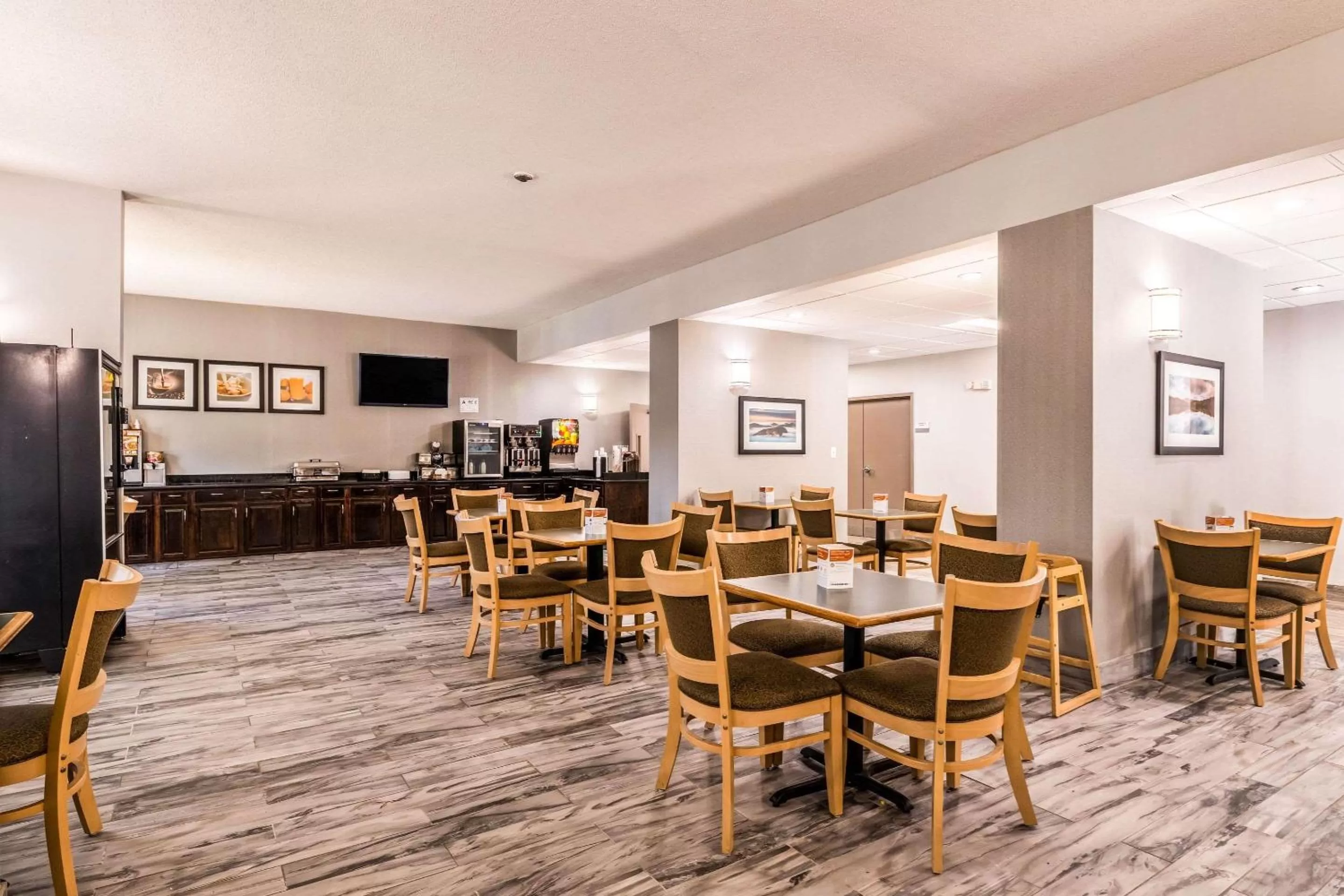 Restaurant/places to eat in Lake Norman Inn and Suites