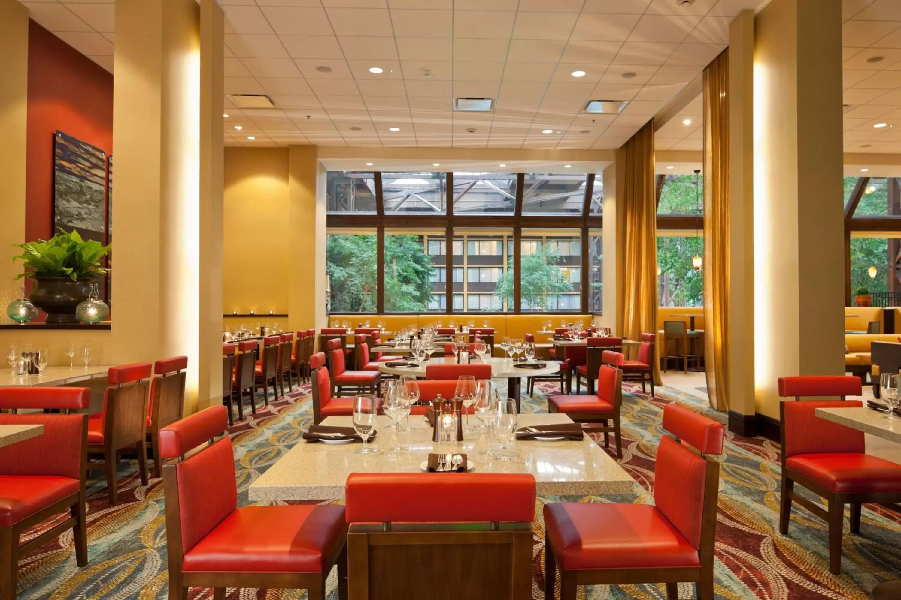 Restaurant/Places to Eat in Seattle Airport Marriott