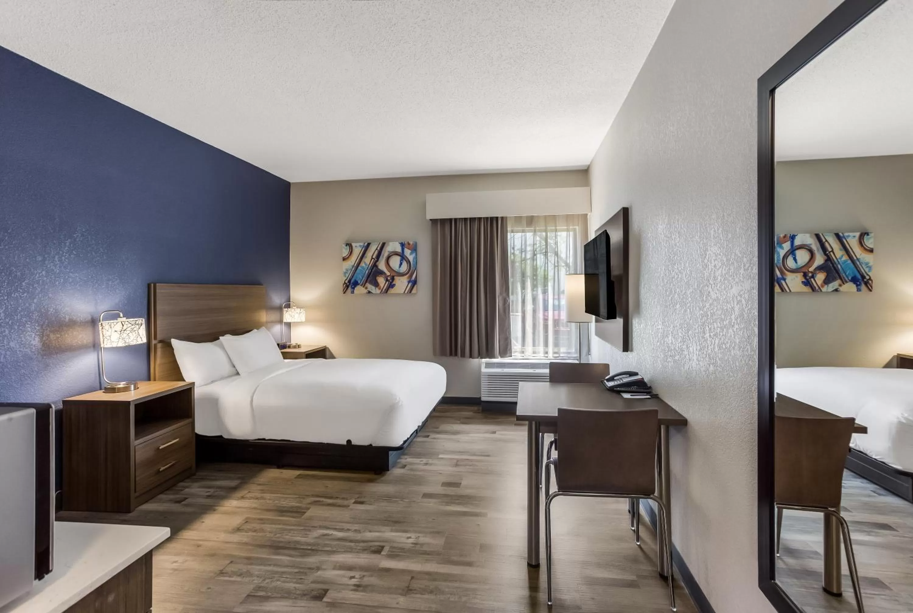 Bed in MainStay Suites Bourbonnais - Kankakee