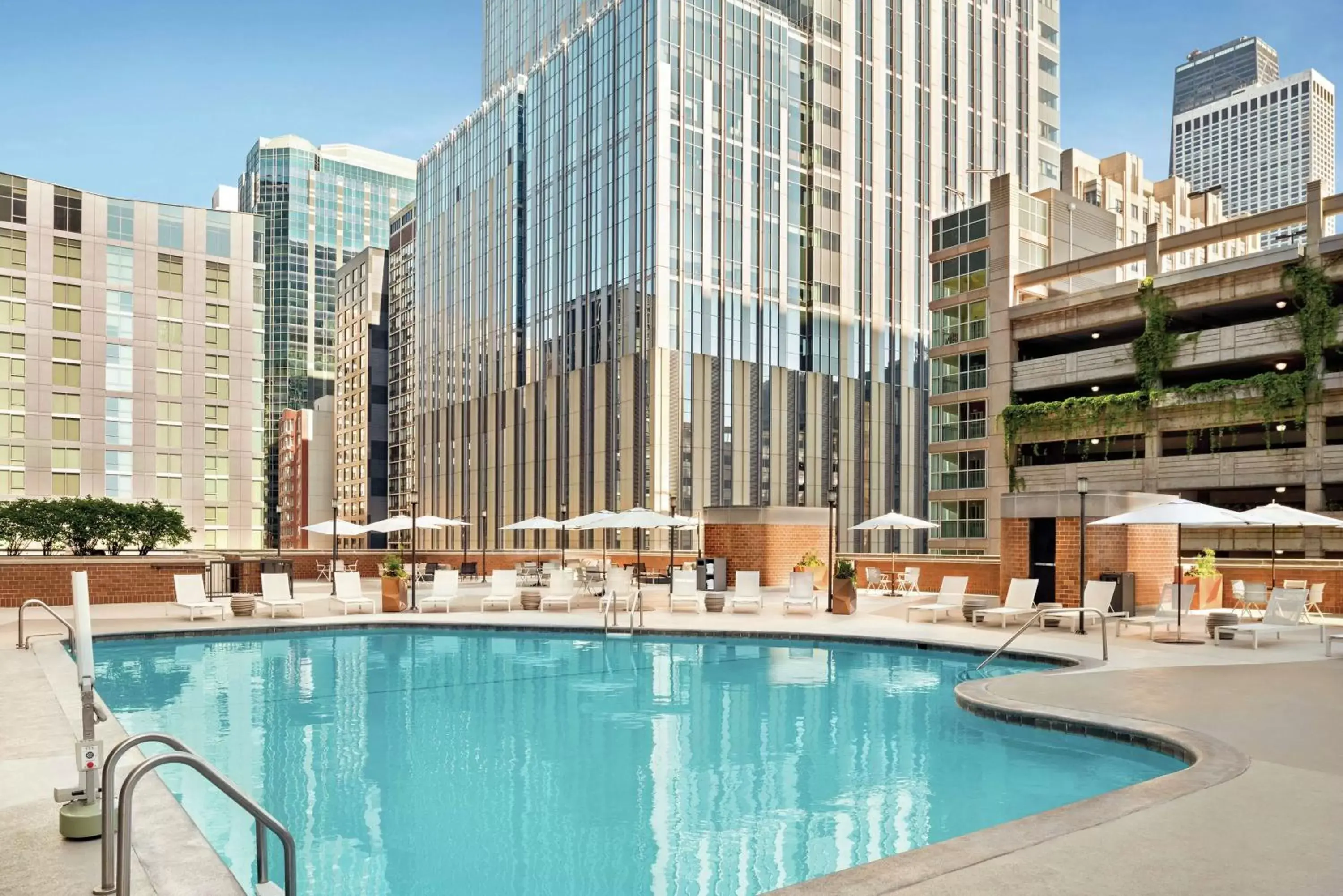 Pool view, Swimming Pool in Hilton Grand Vacations Club Chicago Magnificent Mile