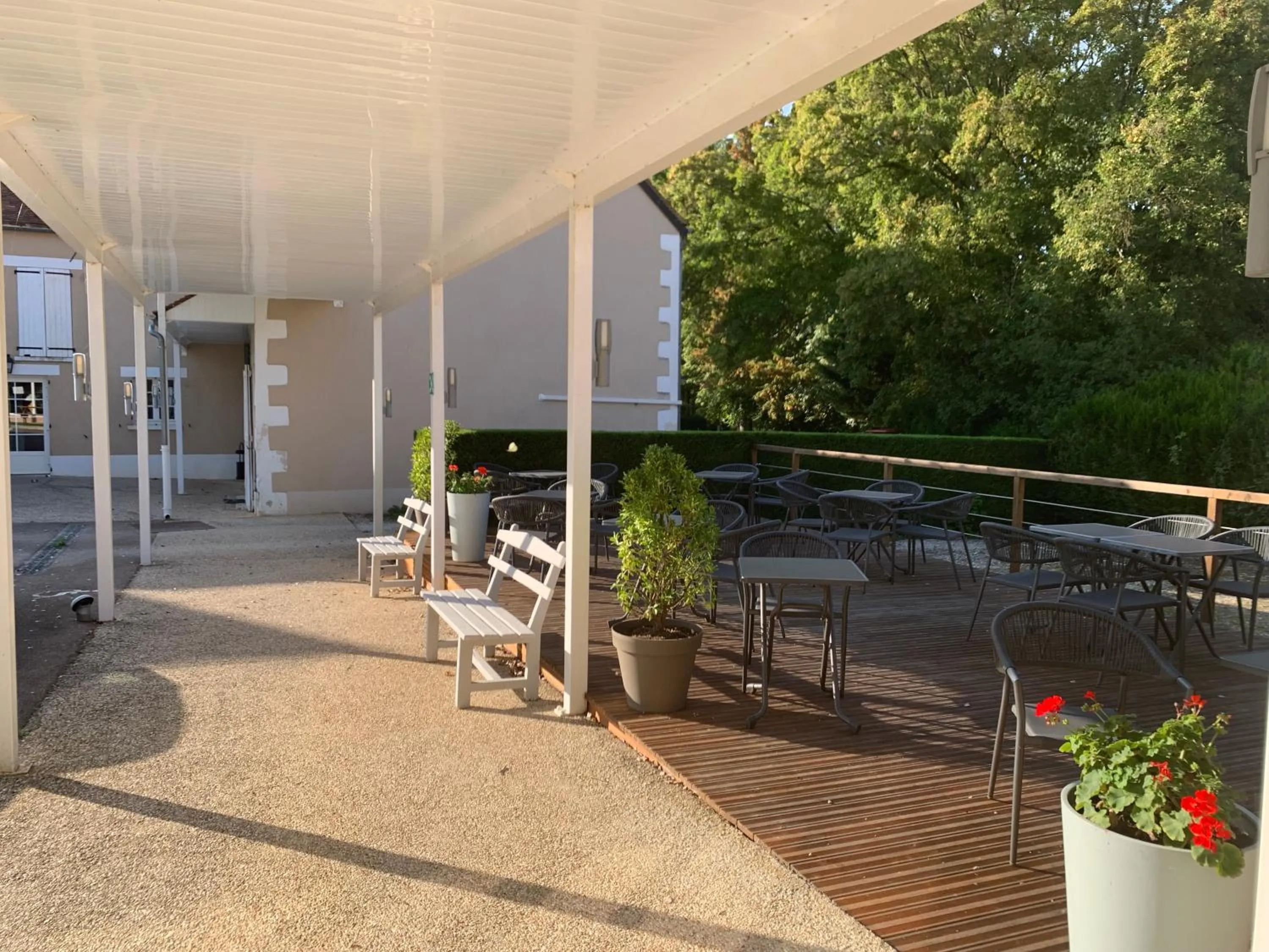 Patio in Logis Hôtel Restaurant Le Moulin de la Coudre