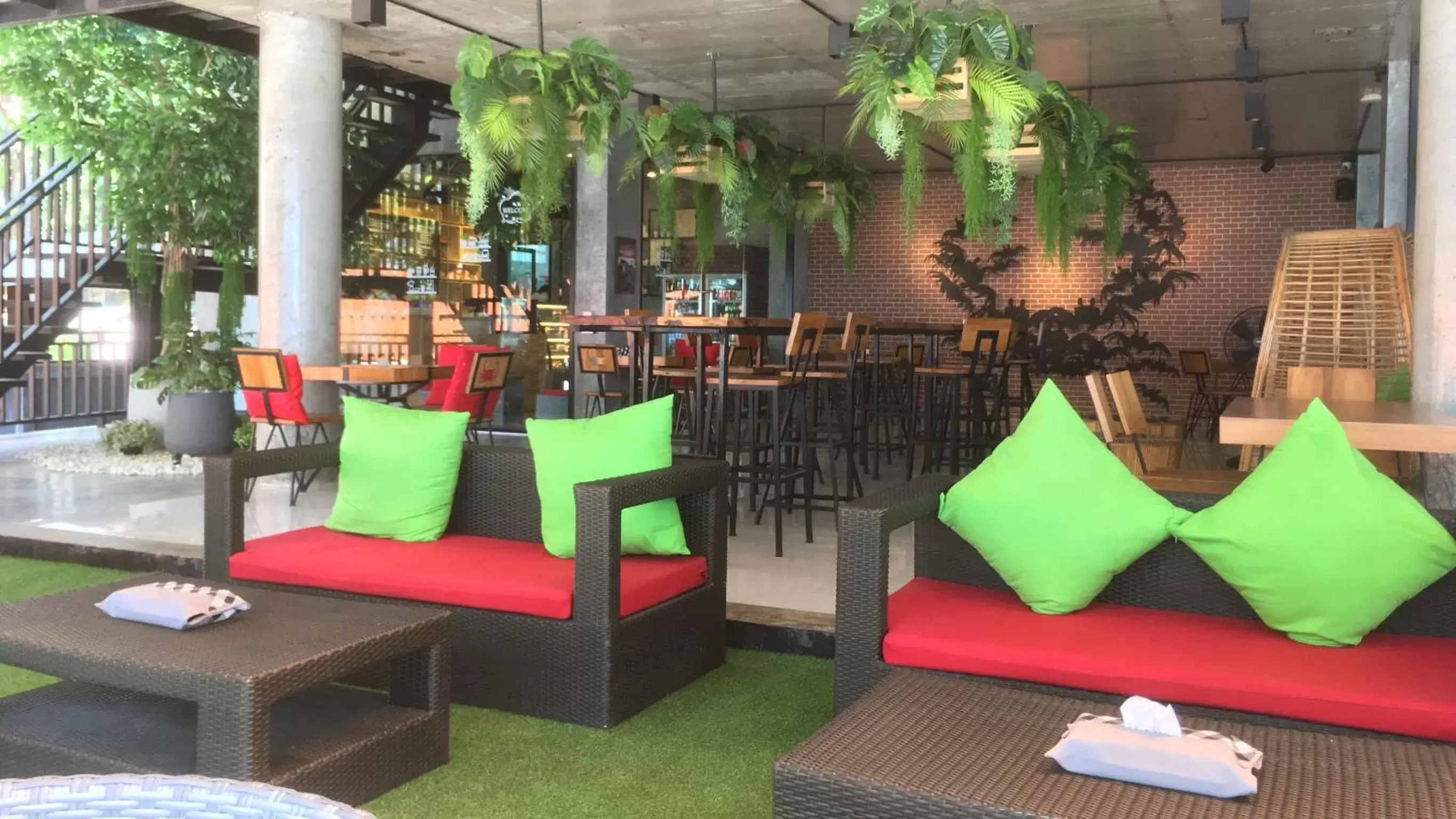 Lounge or bar in Maneetel Krabi Beachfront-SHA Plus