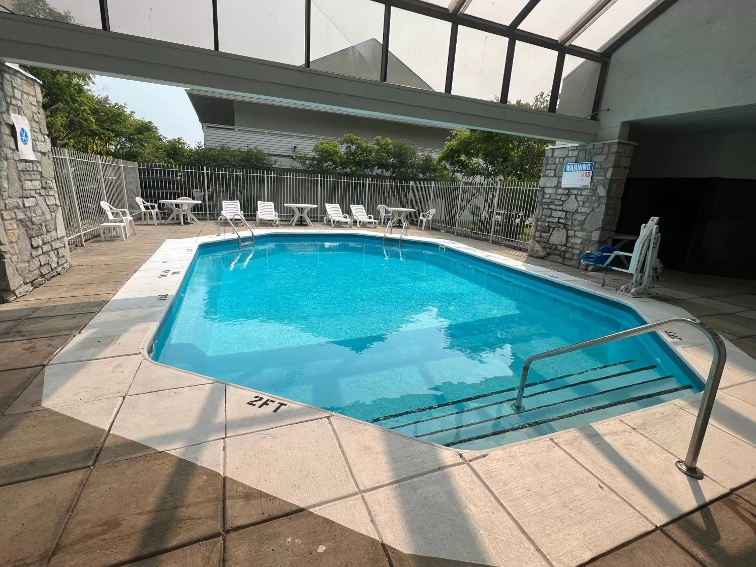 Patio in Days Inn & Suites by Wyndham Monroe