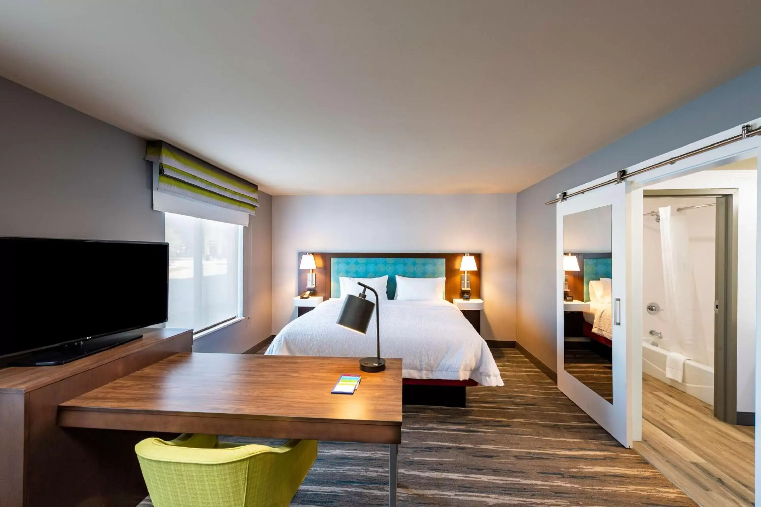 Bedroom in Hampton Inn & Suites Keller Town Center