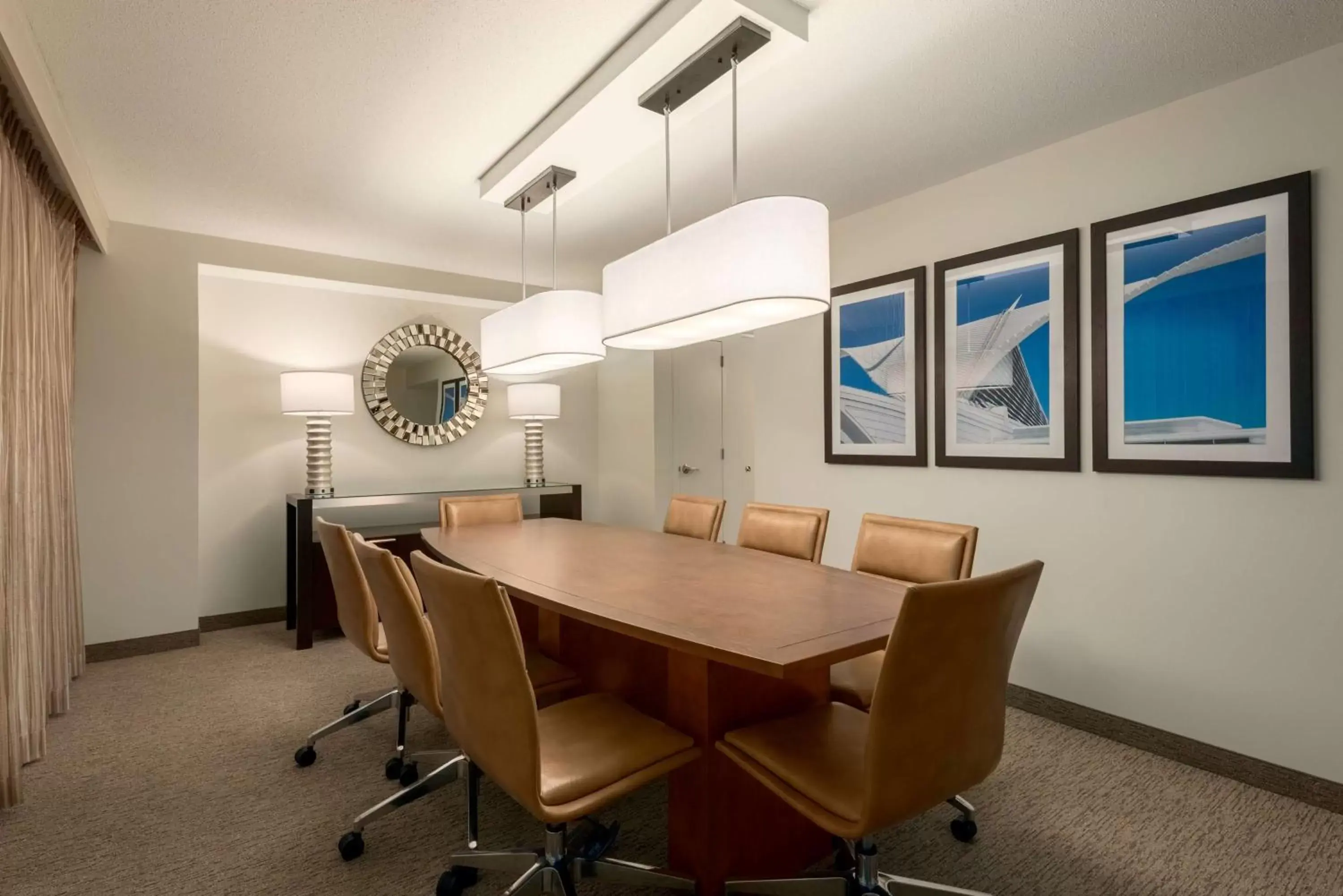 Photo of the whole room, Dining Area in Embassy Suites by Hilton Milwaukee Brookfield