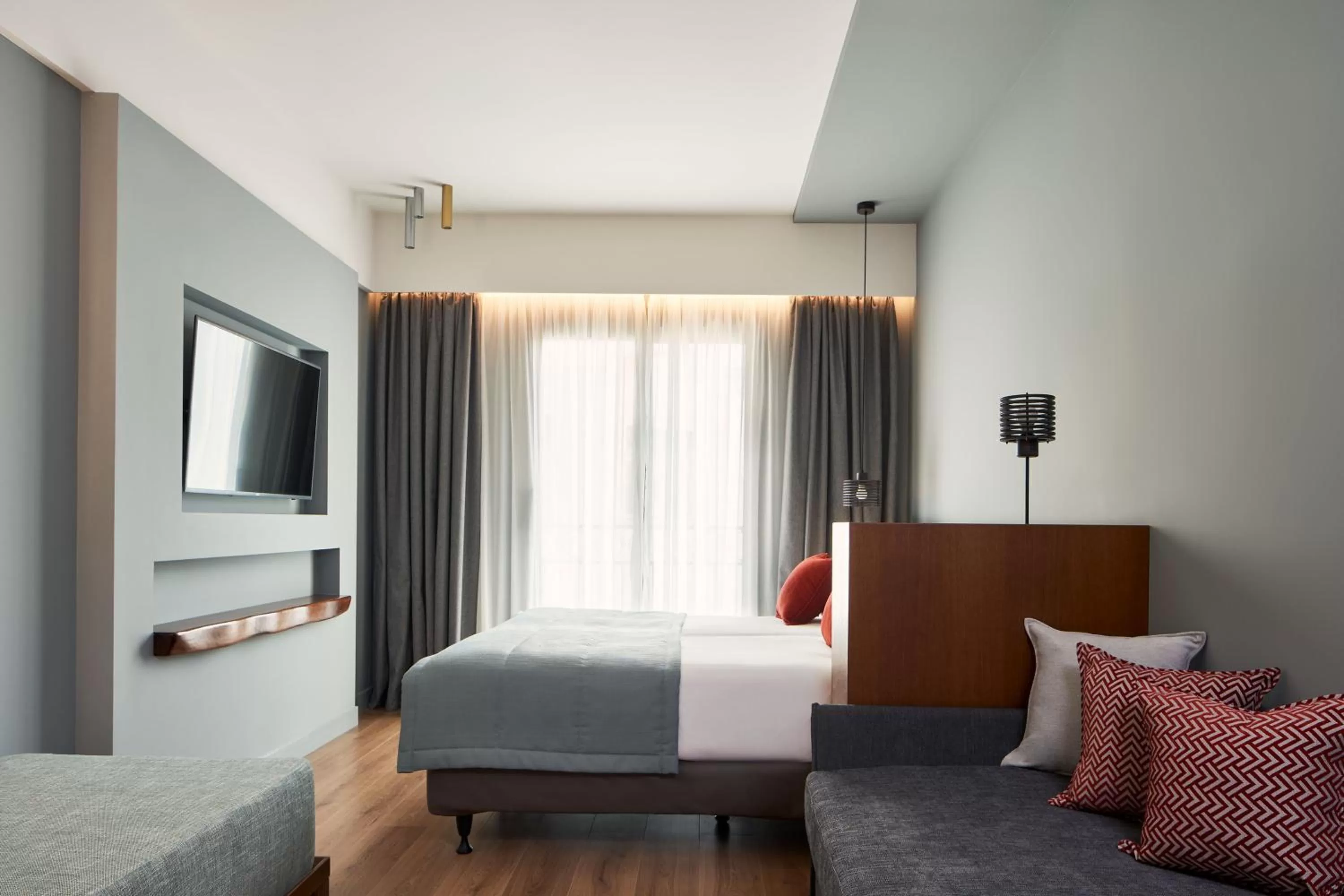 safe, Bed in Hotel Achilleas