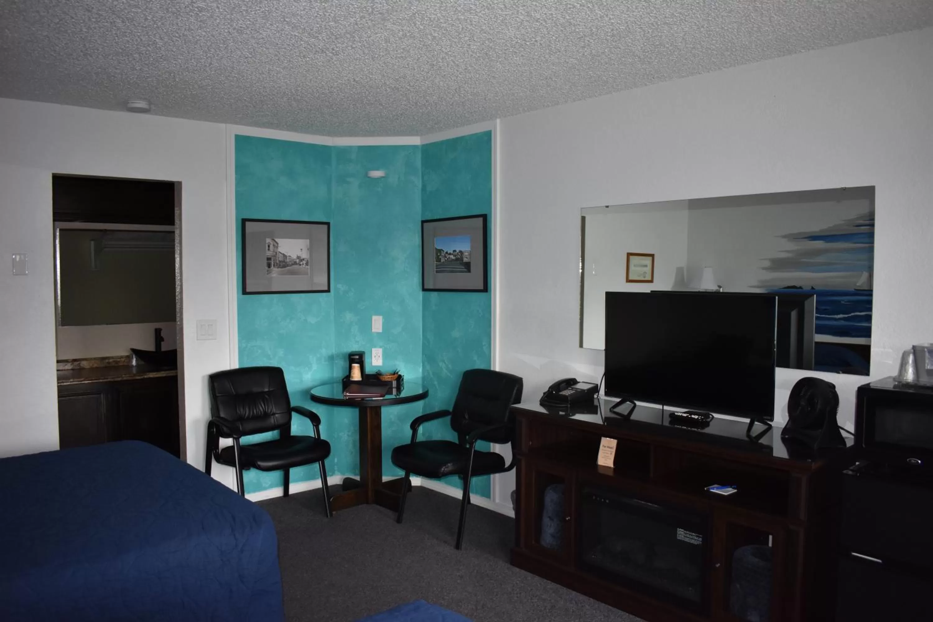 TV/Entertainment Center in Lighthouse Cove Inn