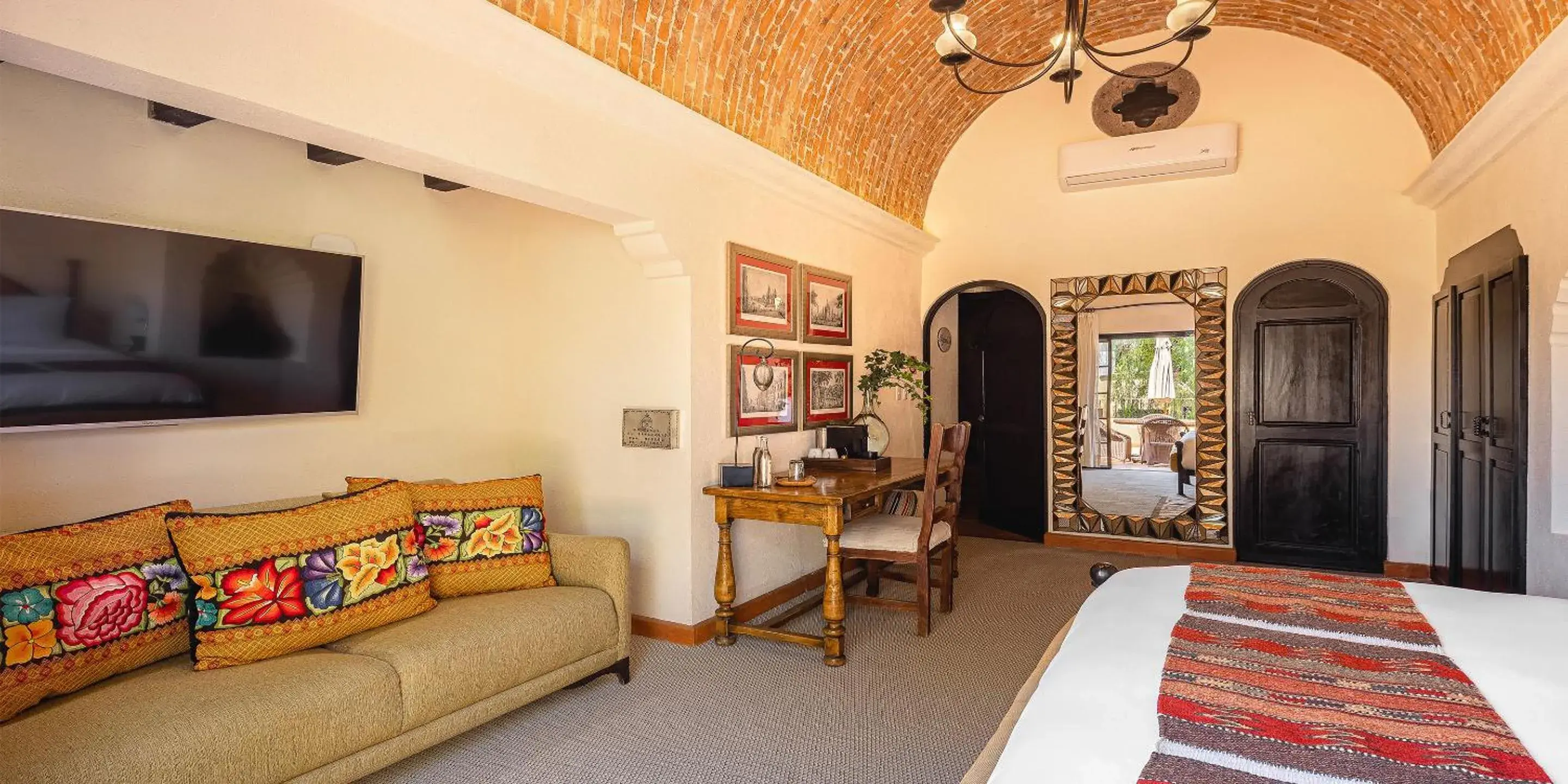 Photo of the whole room, TV/Entertainment Center in Hacienda El Santuario San Miguel de Allende